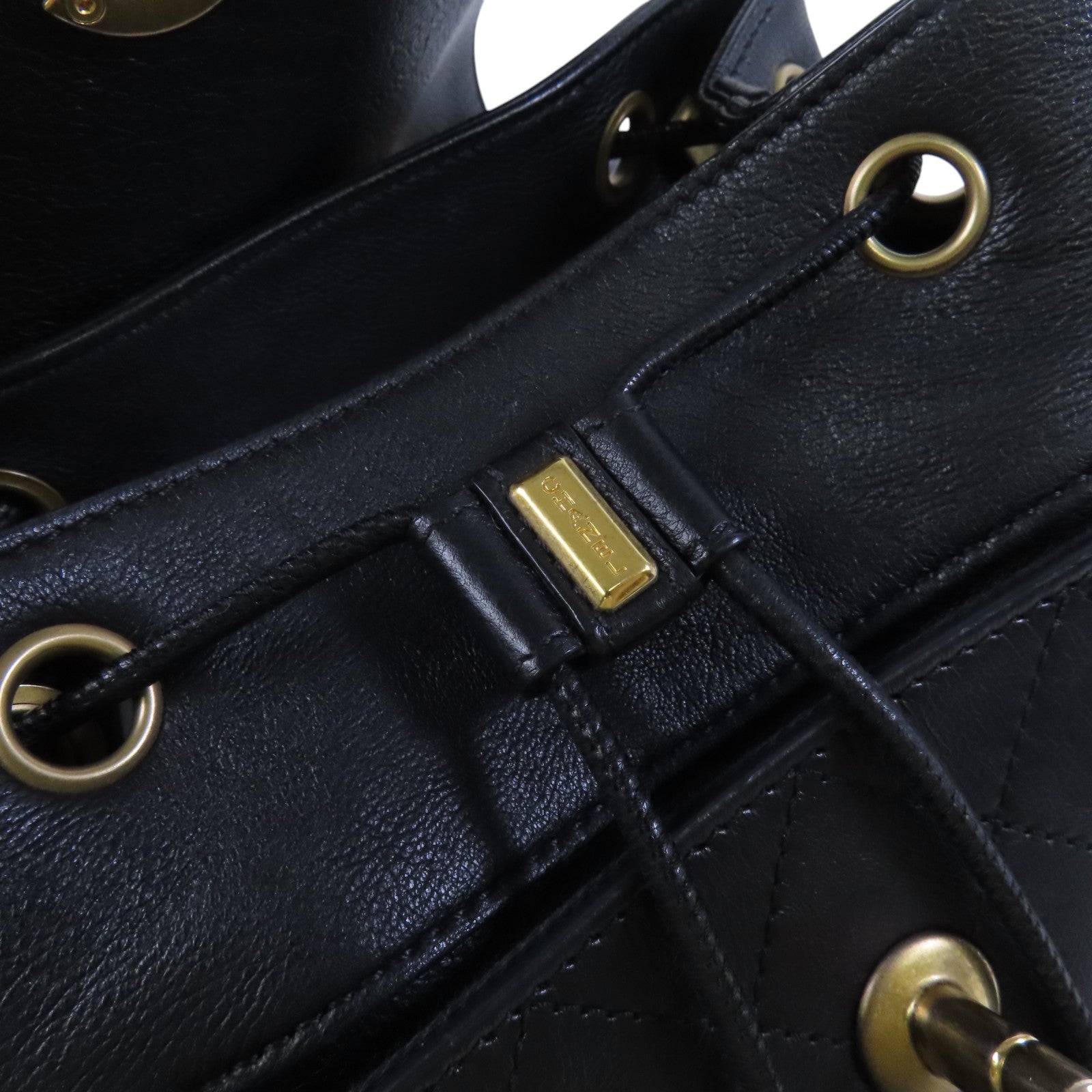 CHANEL 牛皮皮革BackPack金扣背包