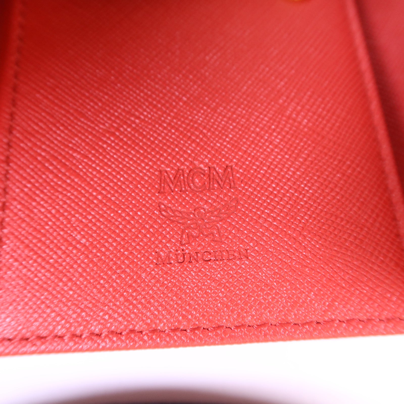 MCM 牛皮皮革Trifold Wallet金扣錢包