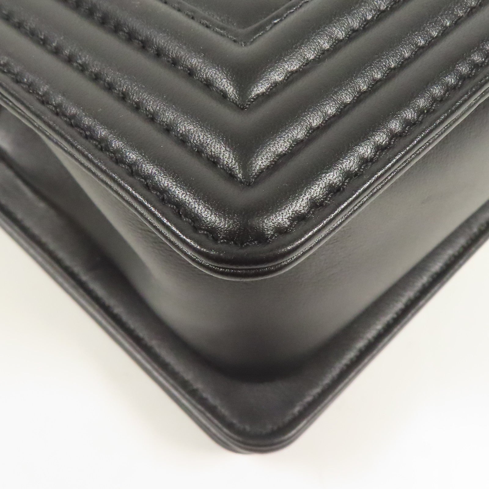 CHANEL 羊皮皮革Boy 20金扣鏈帶肩背袋