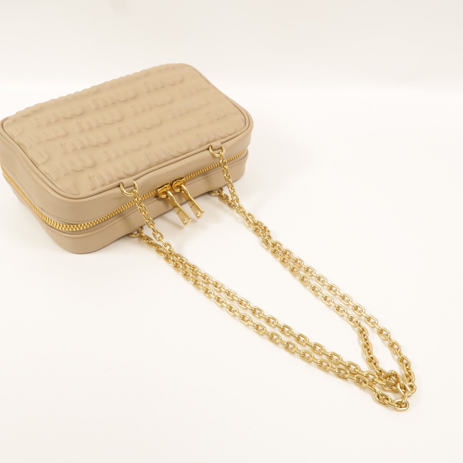 Miu Miu 牛皮皮革Softy Logo Bag鏈帶肩背袋