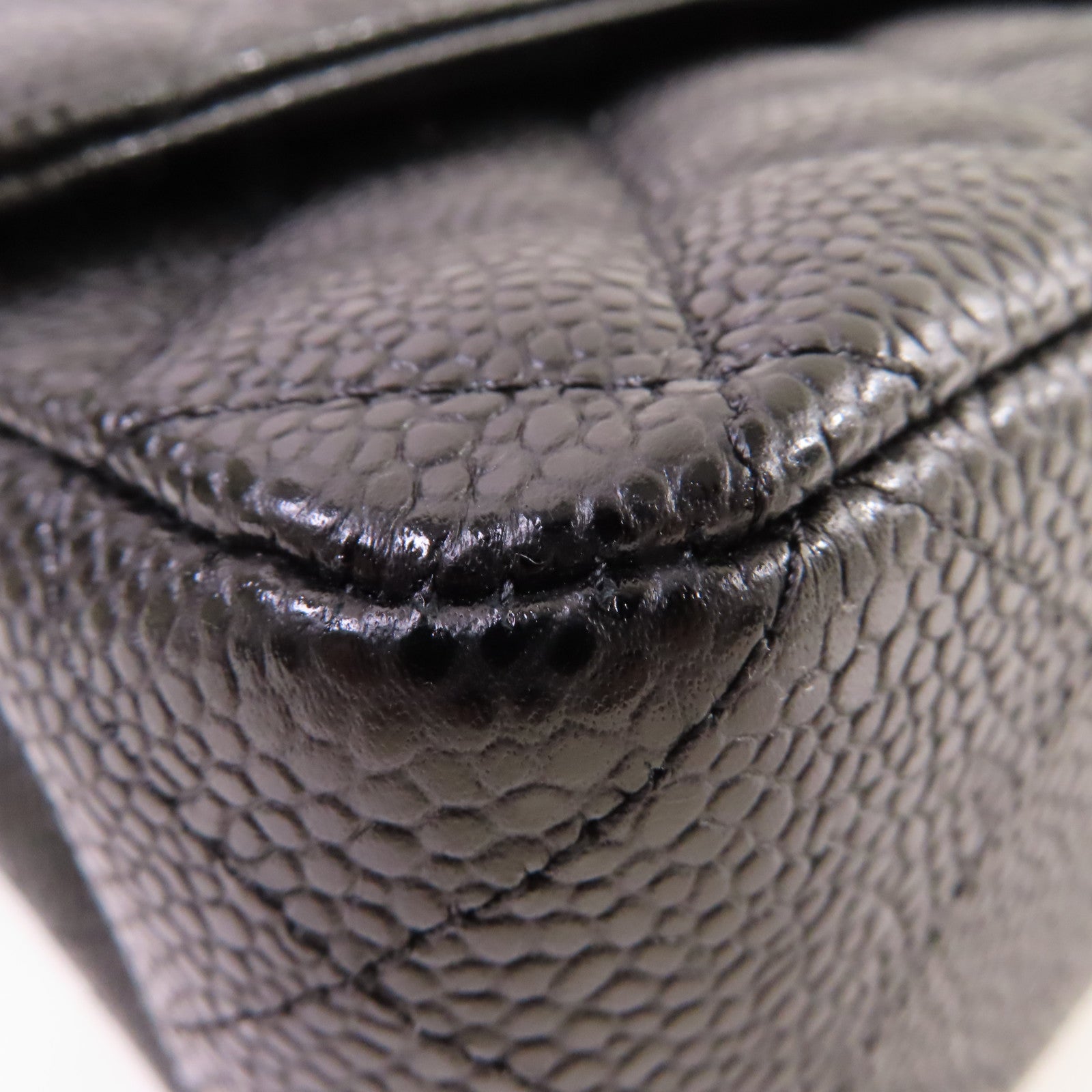 CHANEL 菱格Caviar皮革Classic Shoulder Bag金扣鏈帶肩背袋黑色