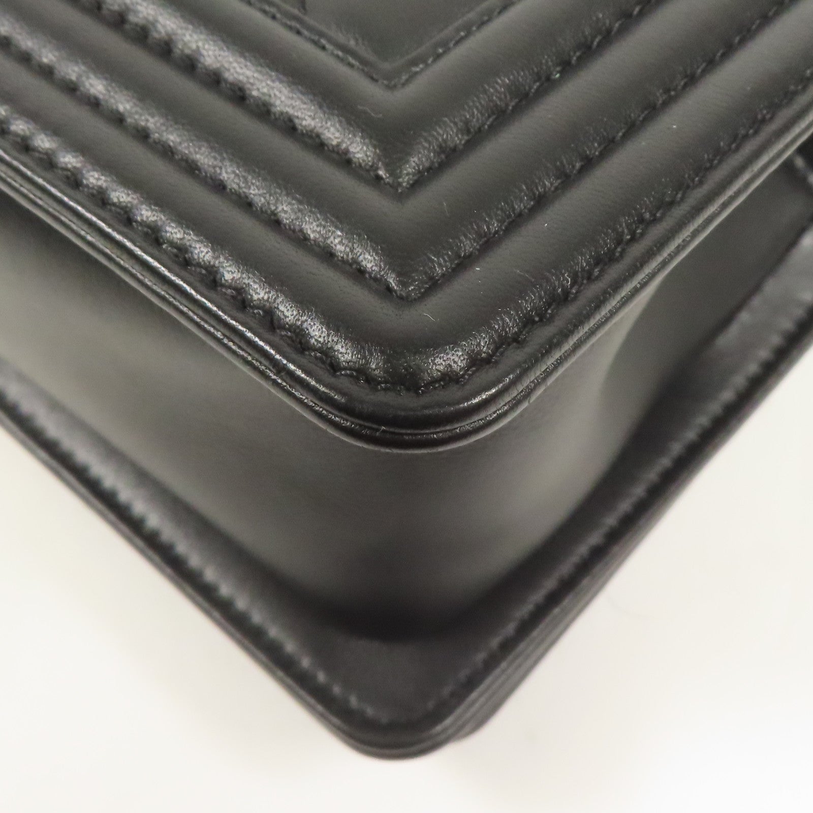 CHANEL 羊皮皮革Boy 20金扣鏈帶肩背袋