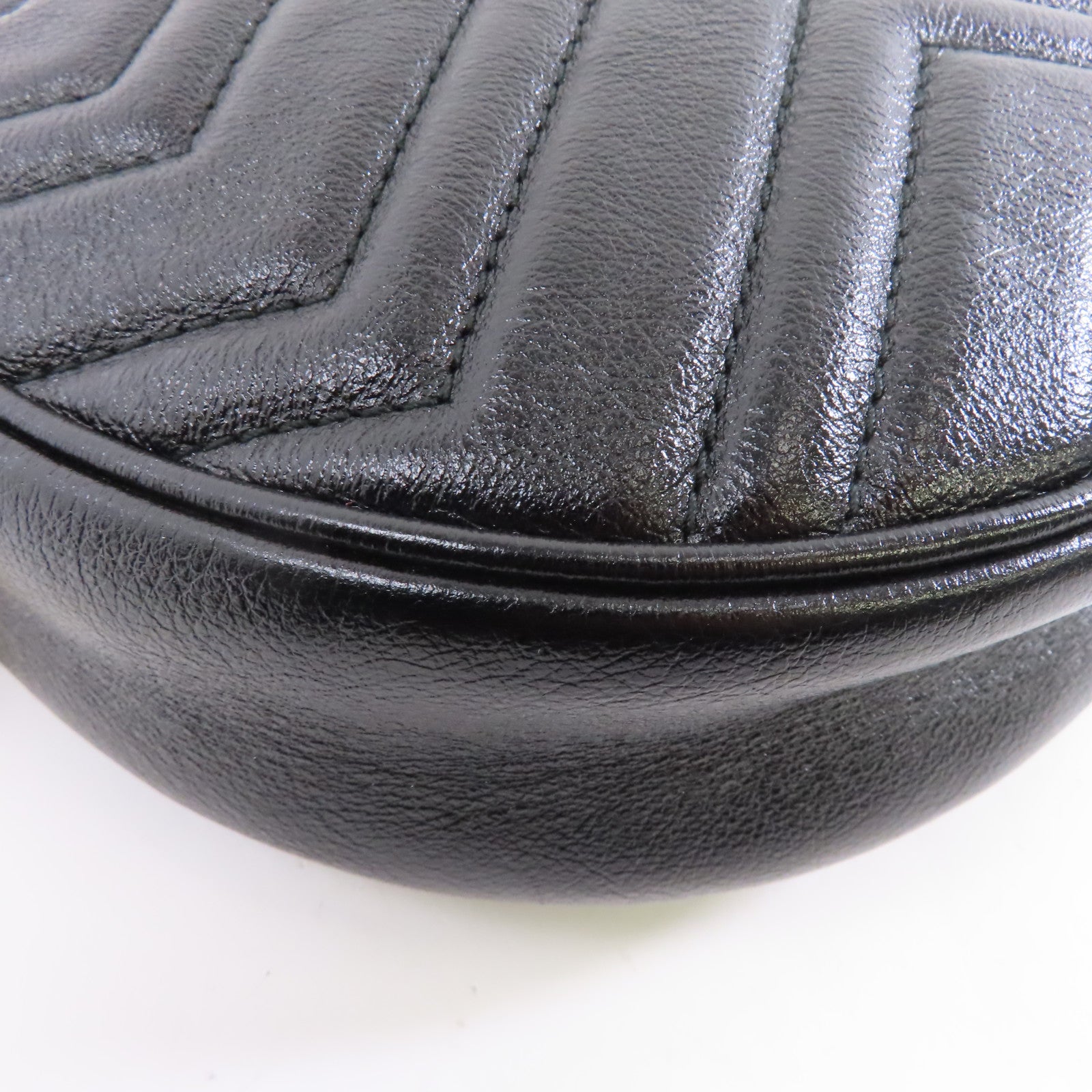 GUCCI 牛皮皮革GG Marmont Round Shoulder Bag金扣鏈帶肩背袋黑色