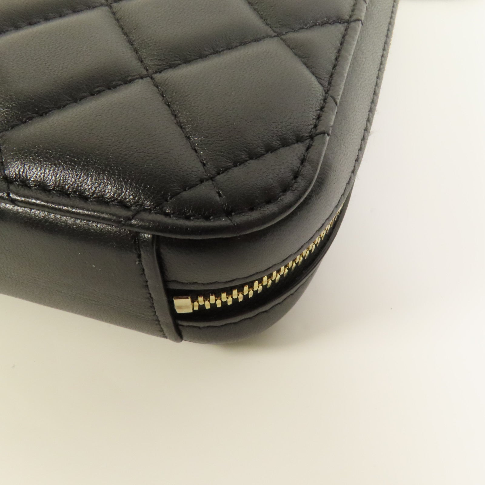 CHANEL 羊皮皮革Chain Shoulder金扣鏈帶肩背袋