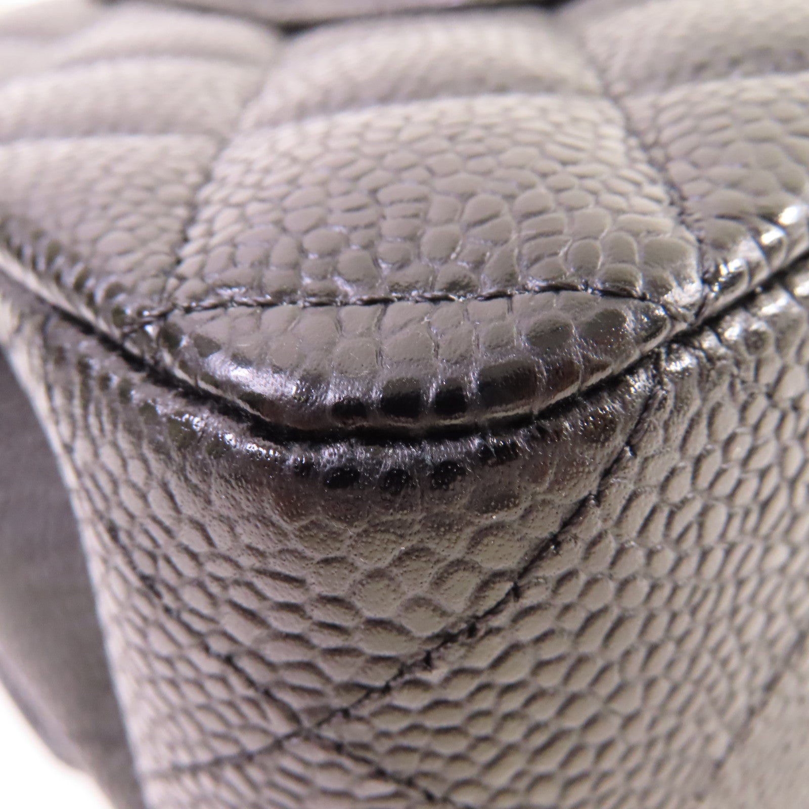 CHANEL 菱格Caviar皮革Classic Shoulder Bag金扣鏈帶肩背袋黑色
