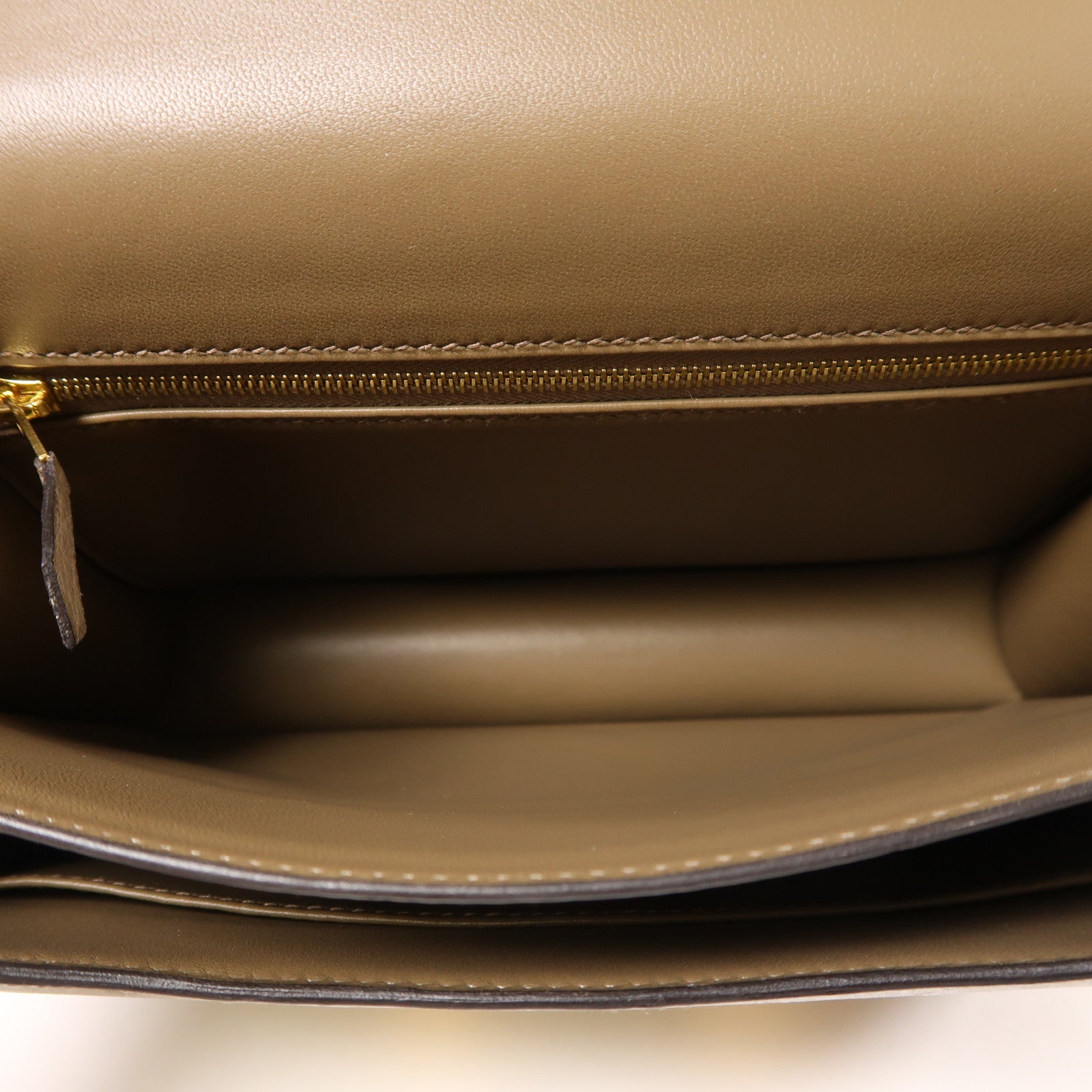 HERMES 鴕鳥皮革Constance 24金扣肩背袋