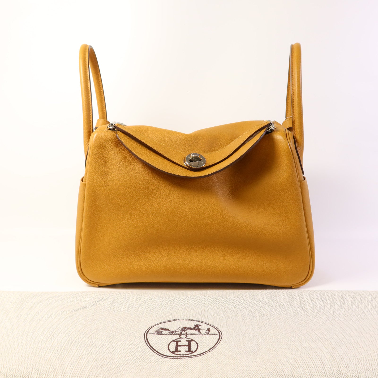 HERMES Evercolor皮革Lindy 30銀扣手挽肩背兩用袋Sesame