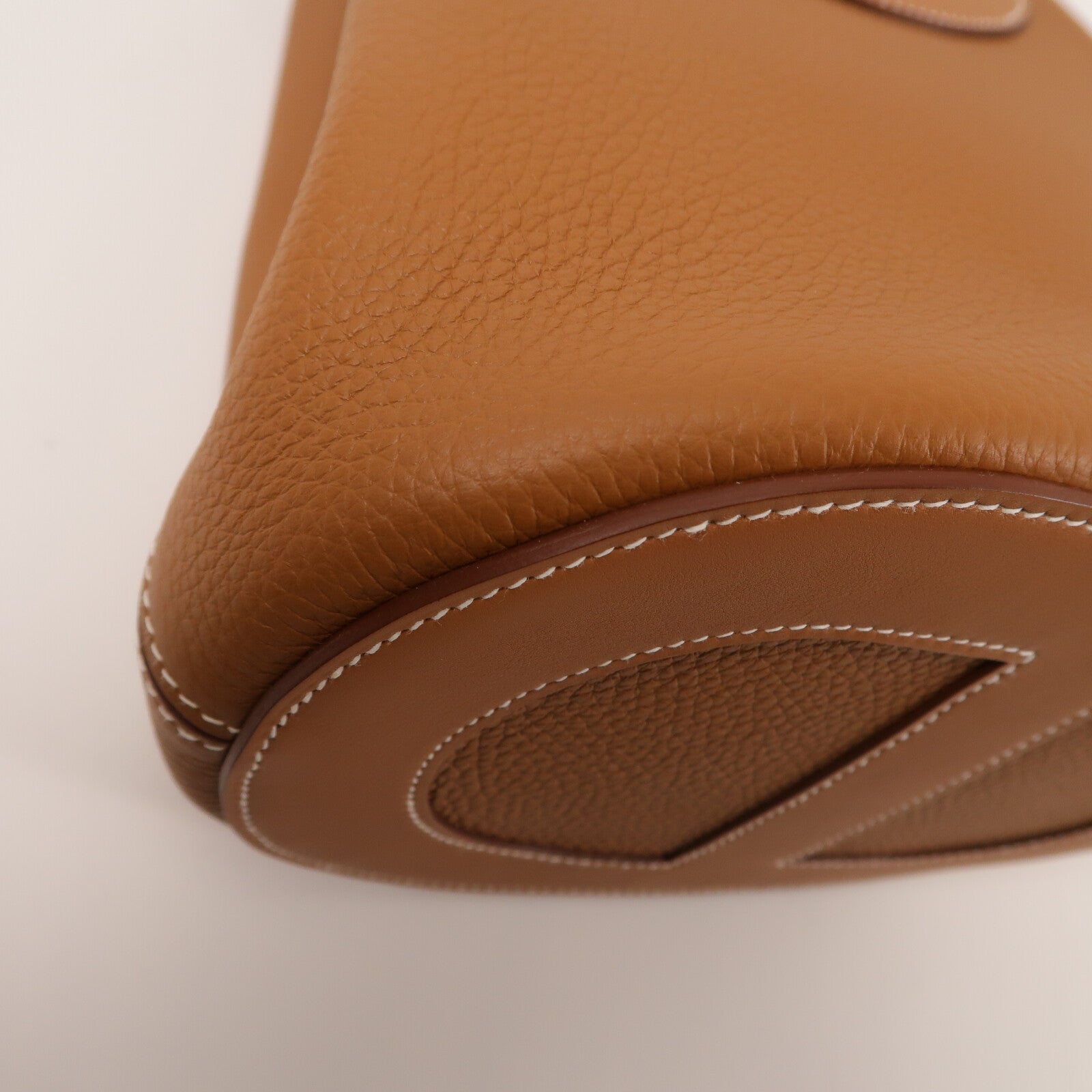 HERMES Clemence皮革In The Loop 23手挽袋Gold