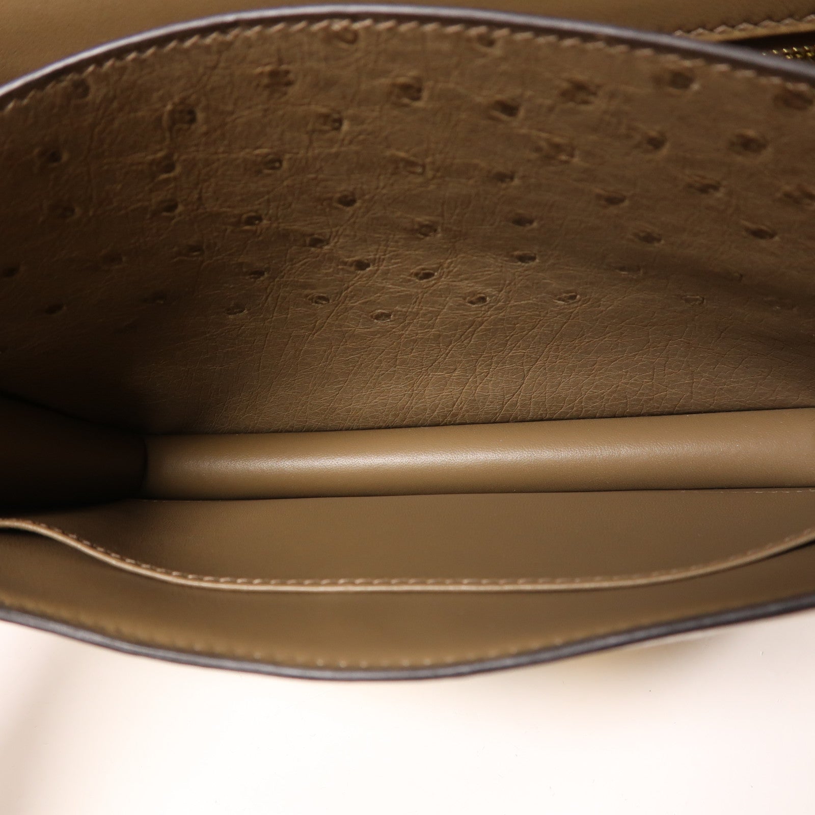 HERMES 鴕鳥皮革Constance 24金扣肩背袋