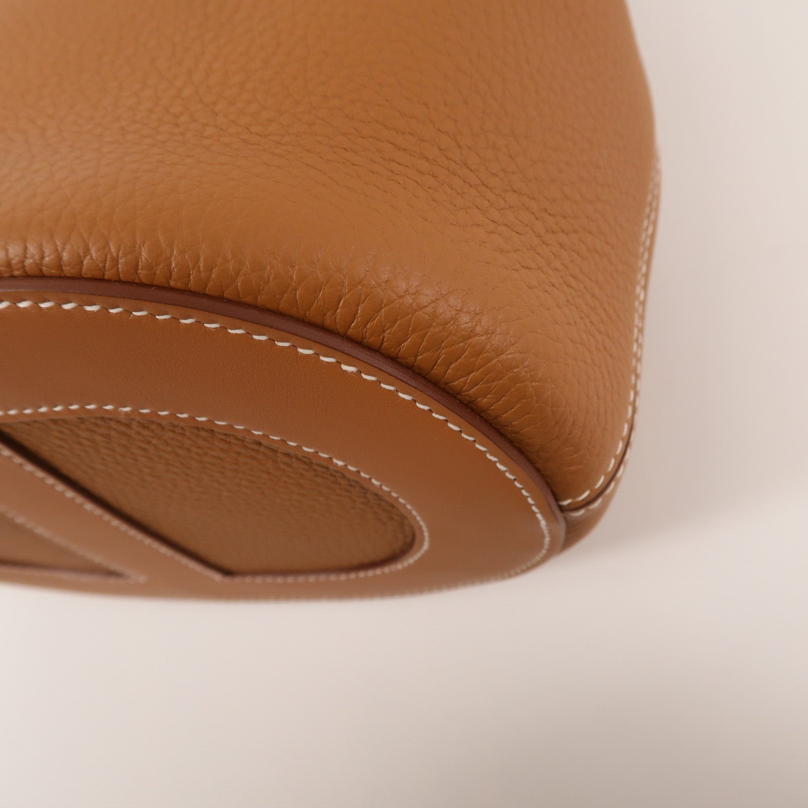 HERMES Clemence皮革In The Loop 23手挽袋Gold