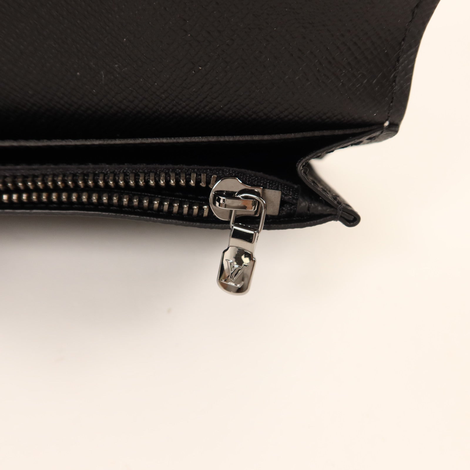 LOUIS VUITTON Monogram Eclipse Brazza銀扣長錢包