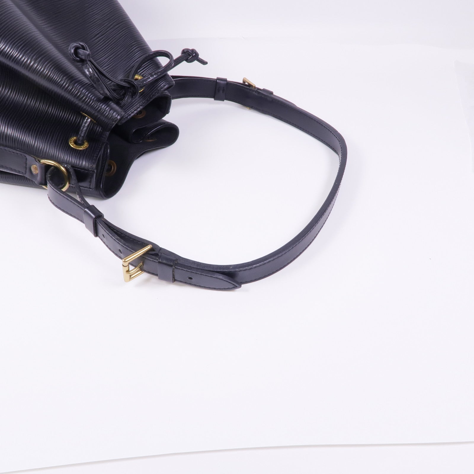 LOUIS VUITTON Epi Petit Noe金扣肩背袋