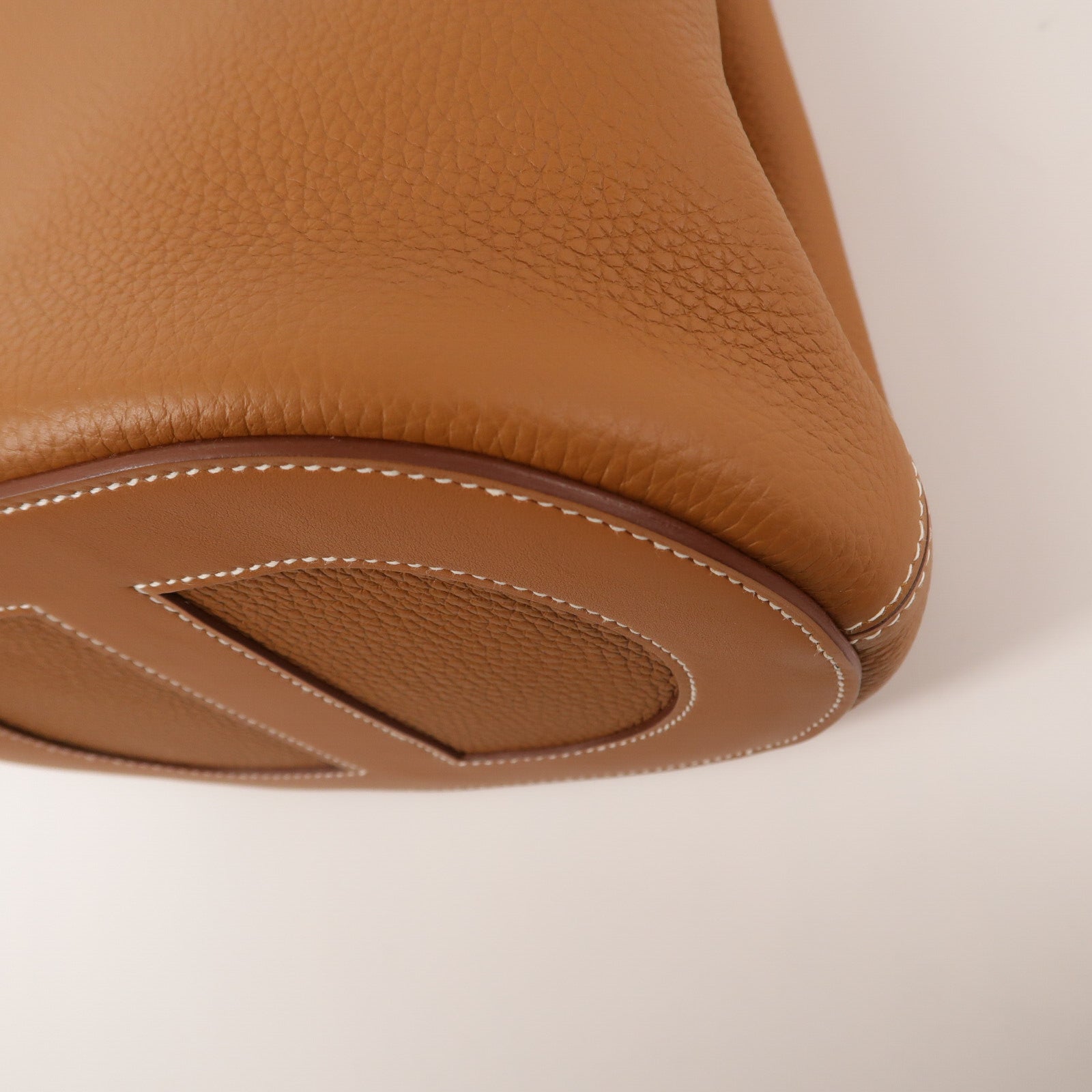 HERMES Clemence皮革In The Loop 23手挽袋Gold