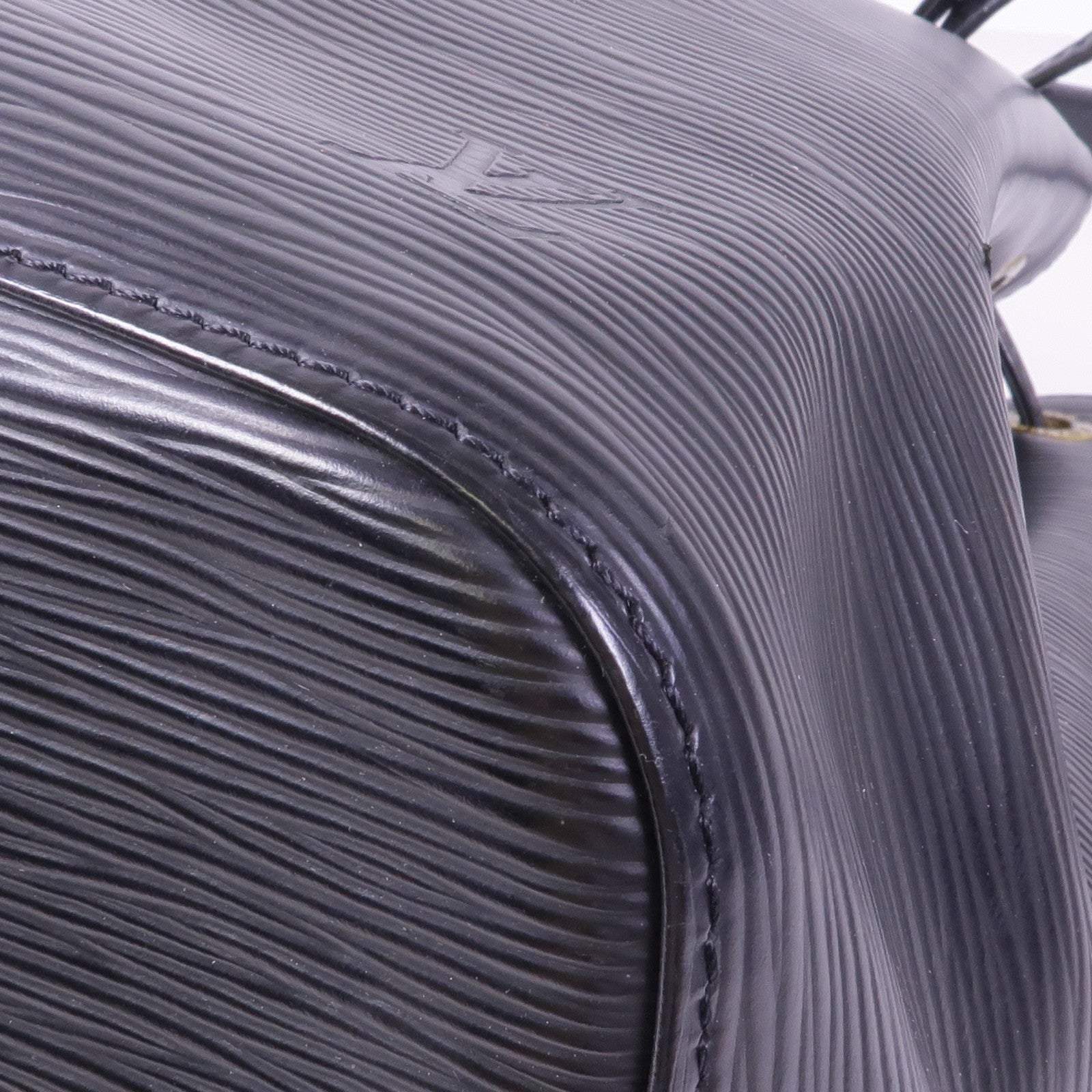 LOUIS VUITTON Epi Petit Noe金扣肩背袋