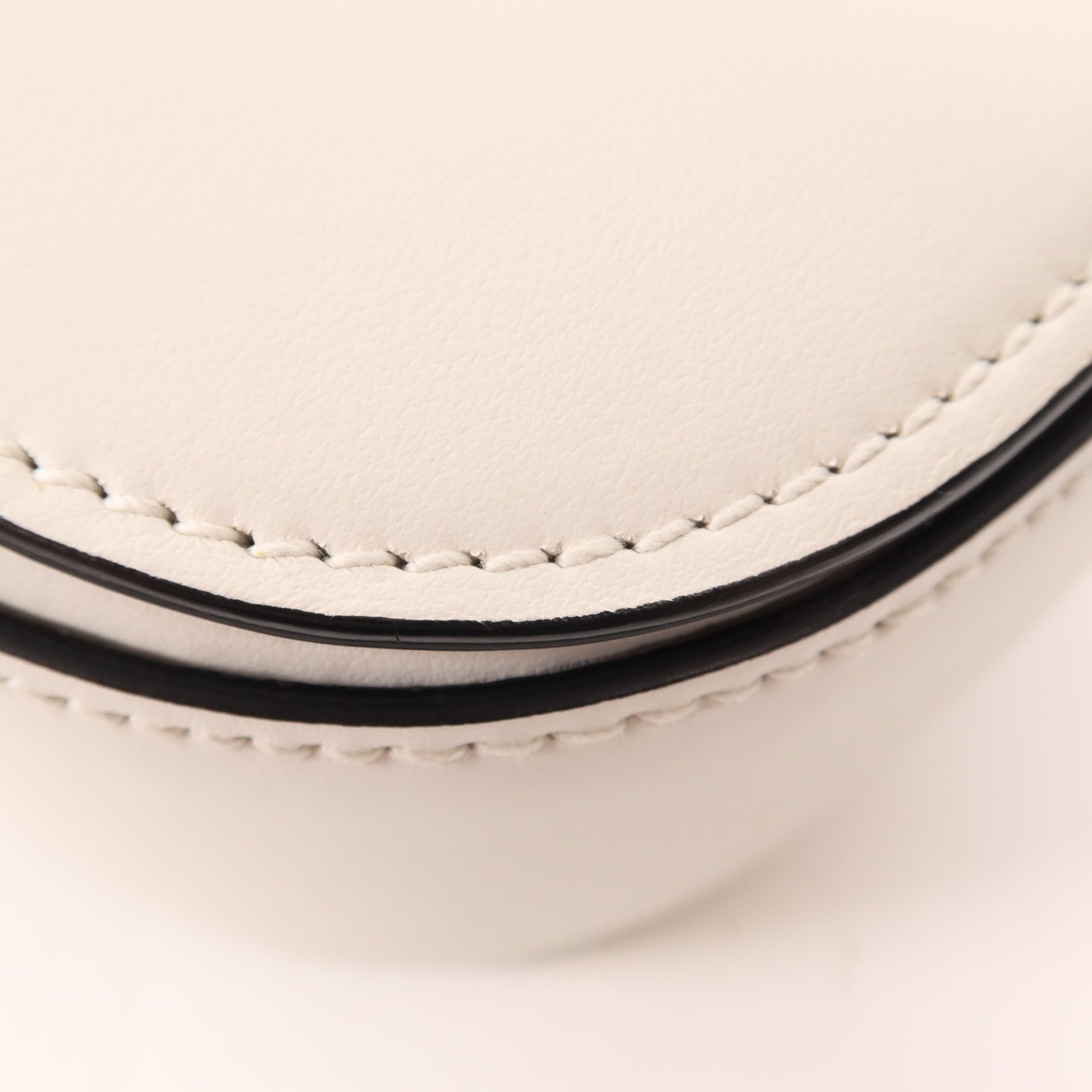 PRADA 牛皮皮革Saddle Corsaire金扣肩背袋