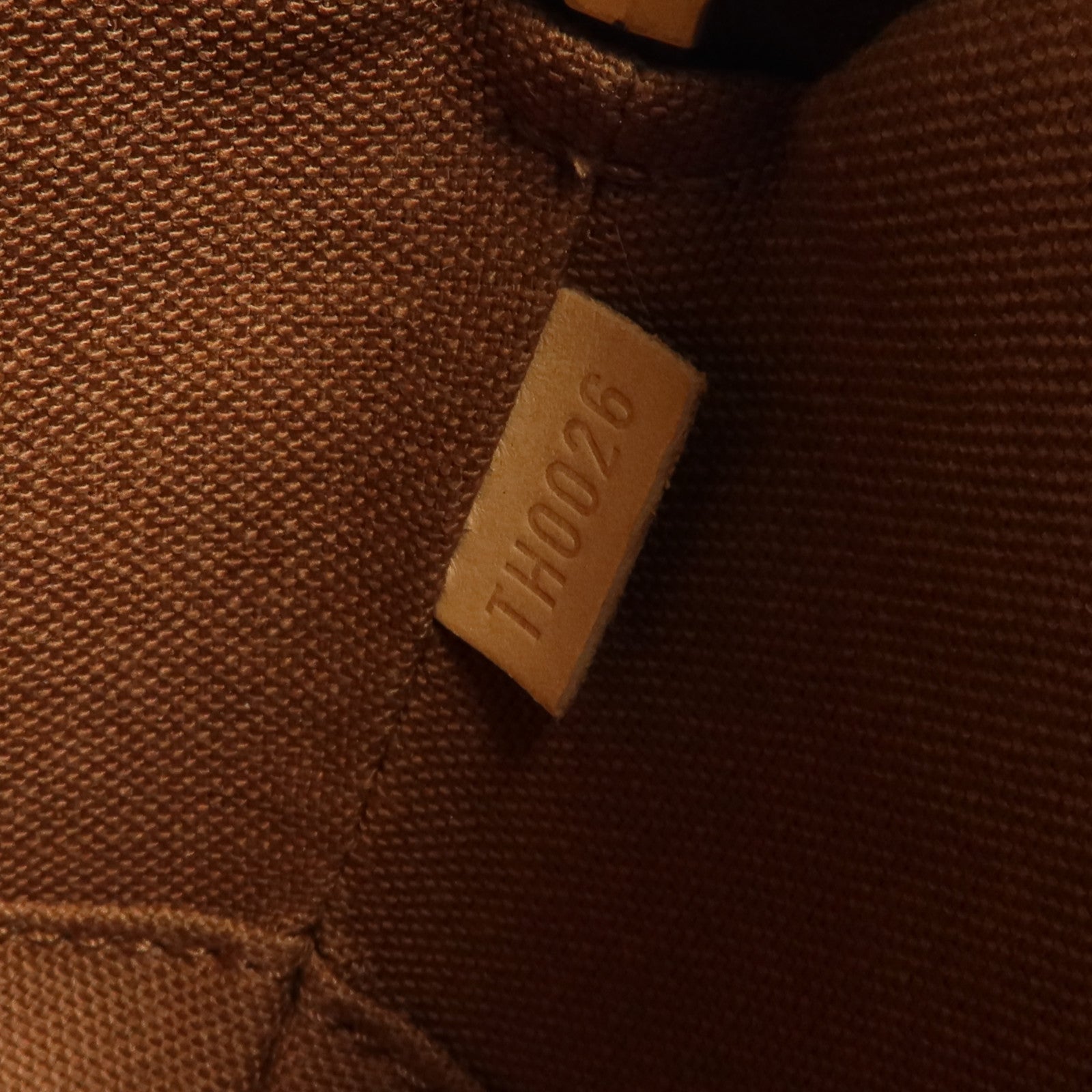 LOUIS VUITTON Monogram Mini Ellipse手拿包