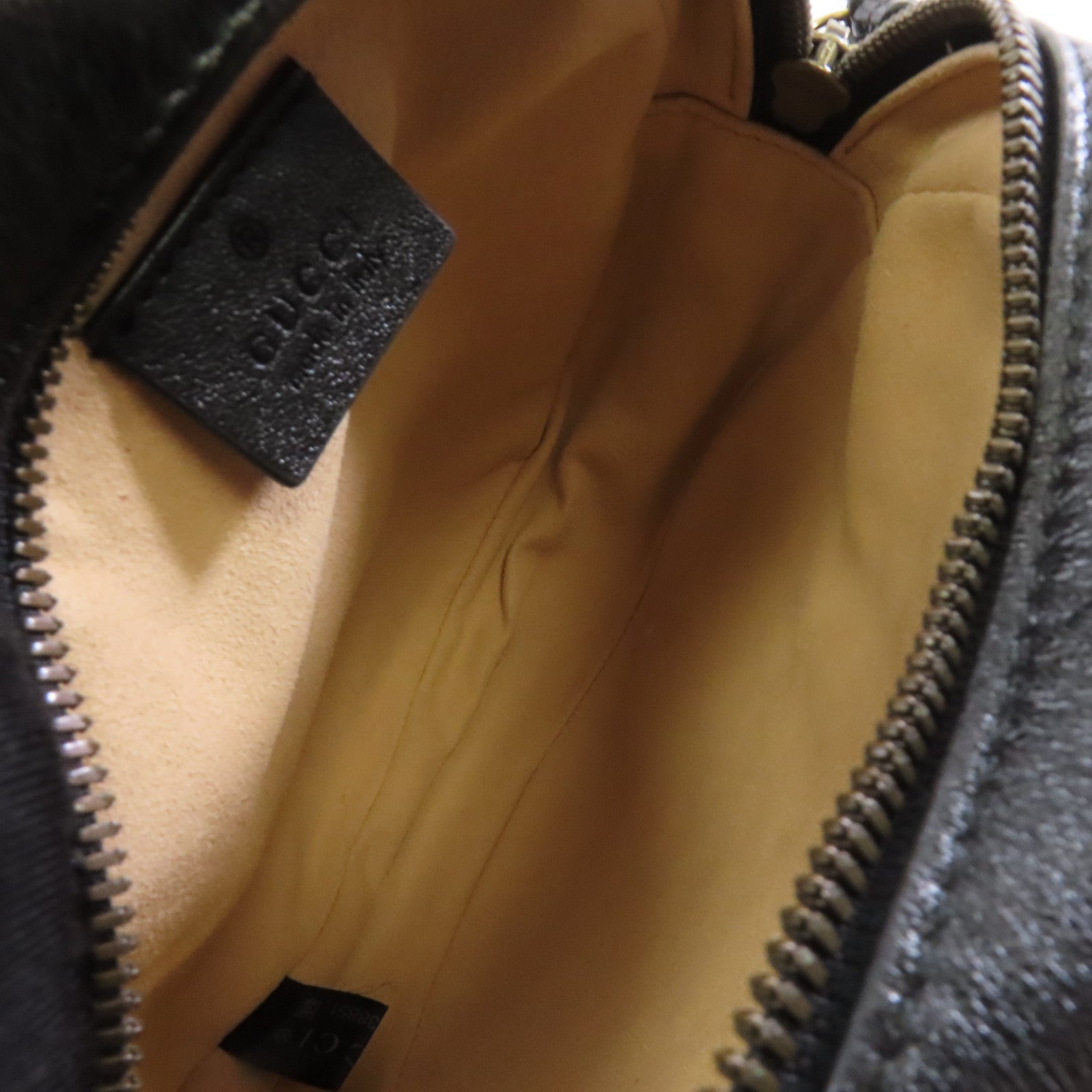 GUCCI 牛皮皮革GG Marmont Round Shoulder Bag金扣鏈帶肩背袋黑色