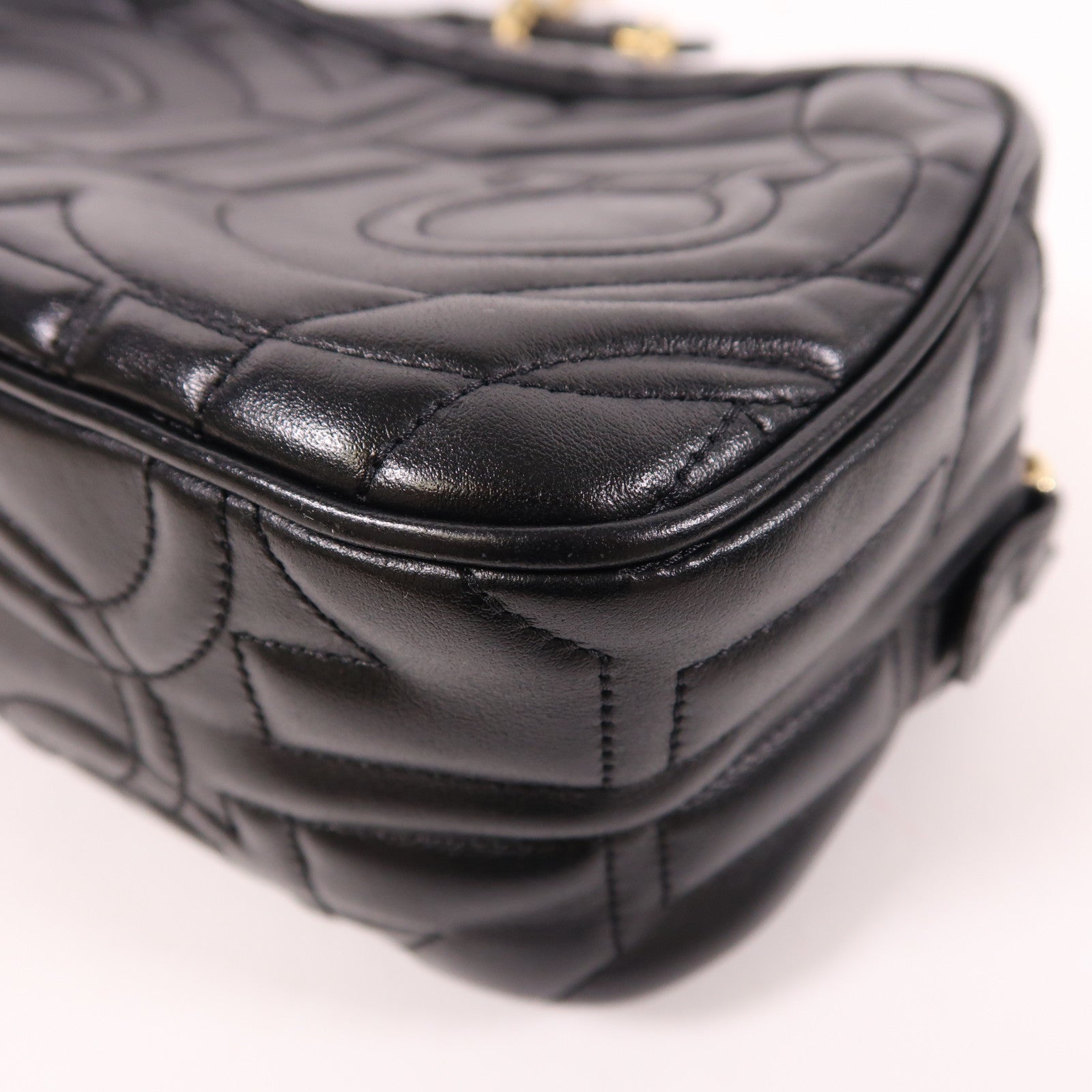 Salvatore Ferragamo 牛皮皮革Shoulder Bag金扣鏈帶肩背袋