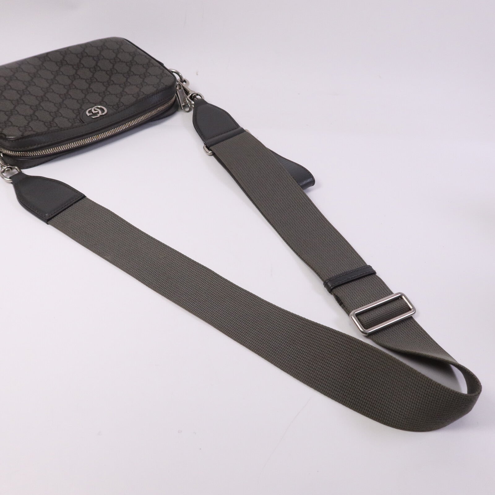 GUCCI 【激減優惠】塗層帆布Ophidia GG Carmera Bag銀扣肩背袋