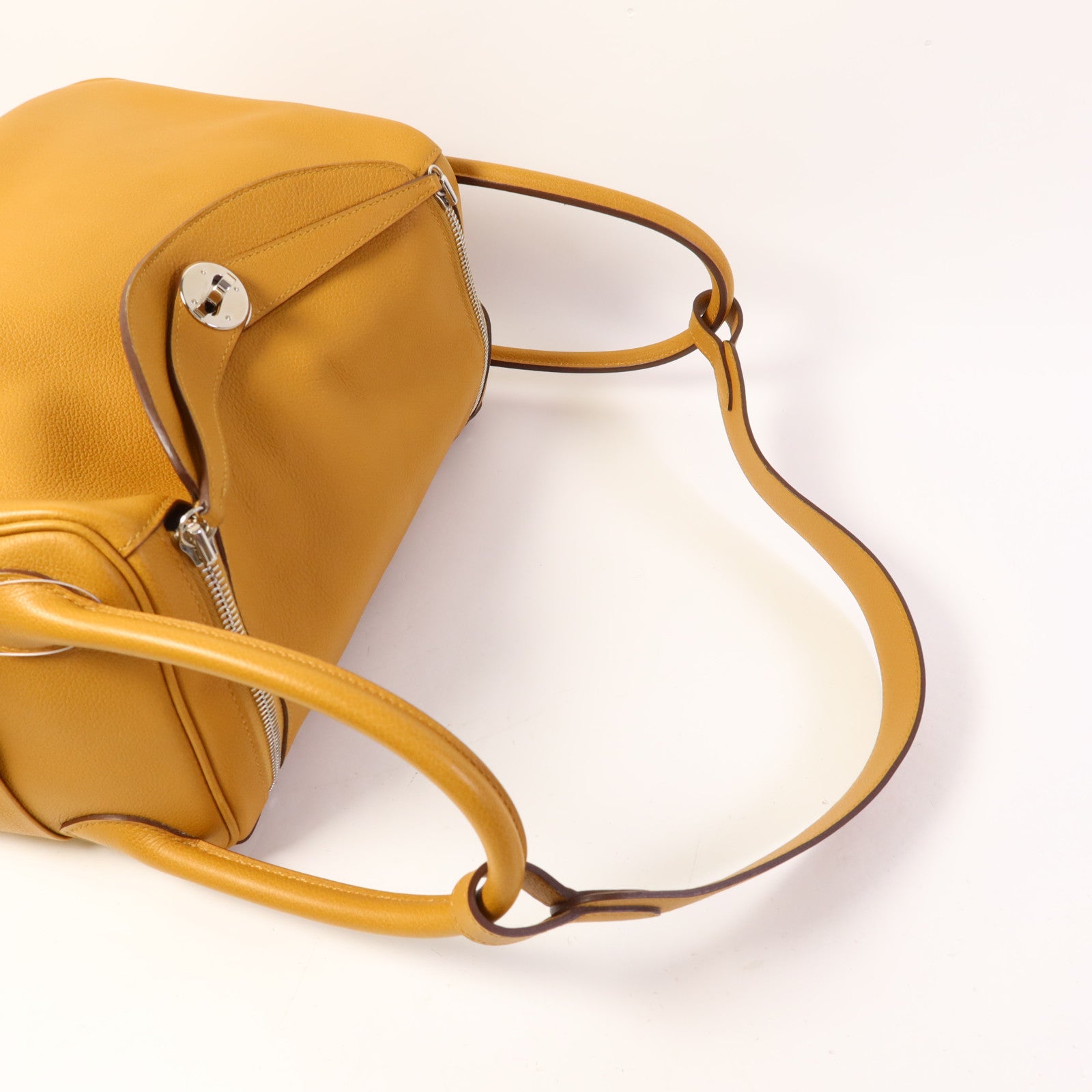 HERMES Evercolor皮革Lindy 30銀扣手挽肩背兩用袋Sesame