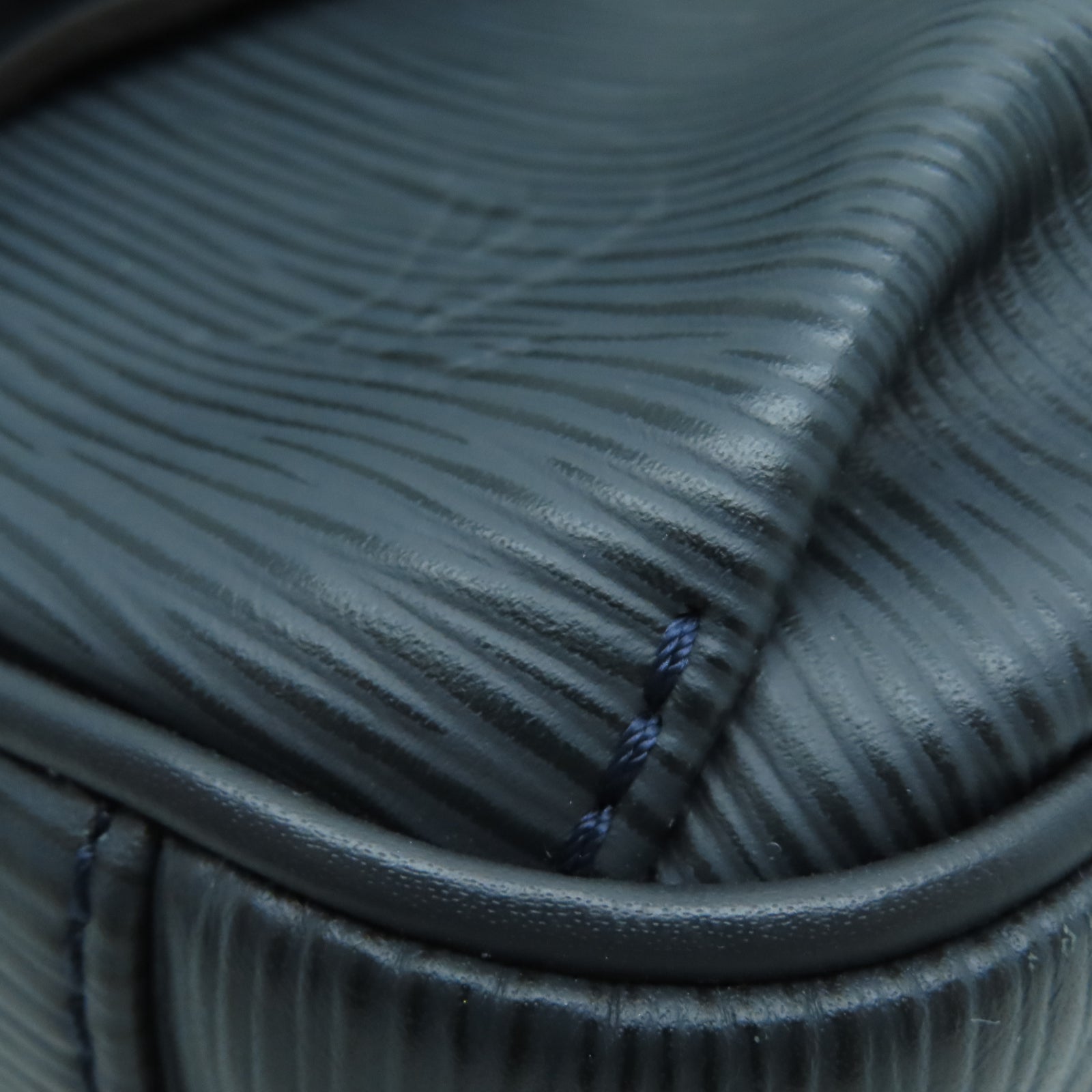 LOUIS VUITTON Epi皮革Christopher Messenger银扣肩背袋黑色