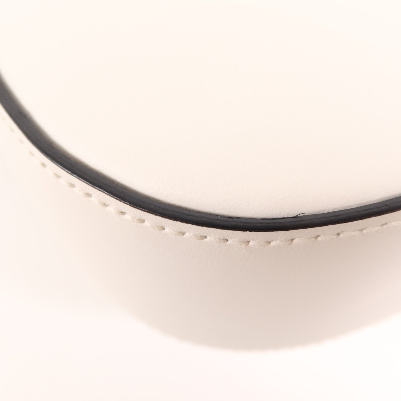 PRADA 牛皮皮革Saddle Corsaire金扣肩背袋