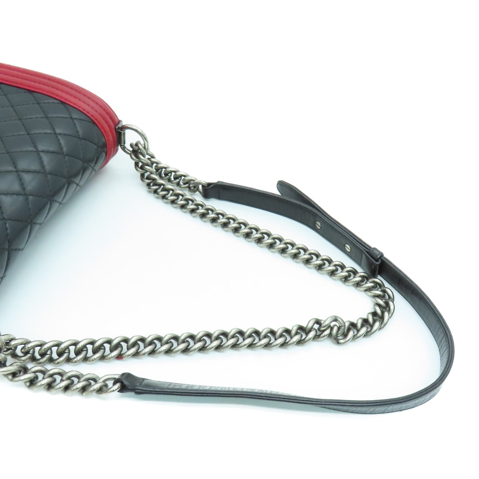 CHANEL 【清倉大減價】菱格羊皮Boy Chanel Shoulder Bag銀扣鏈帶肩背袋黑紅色