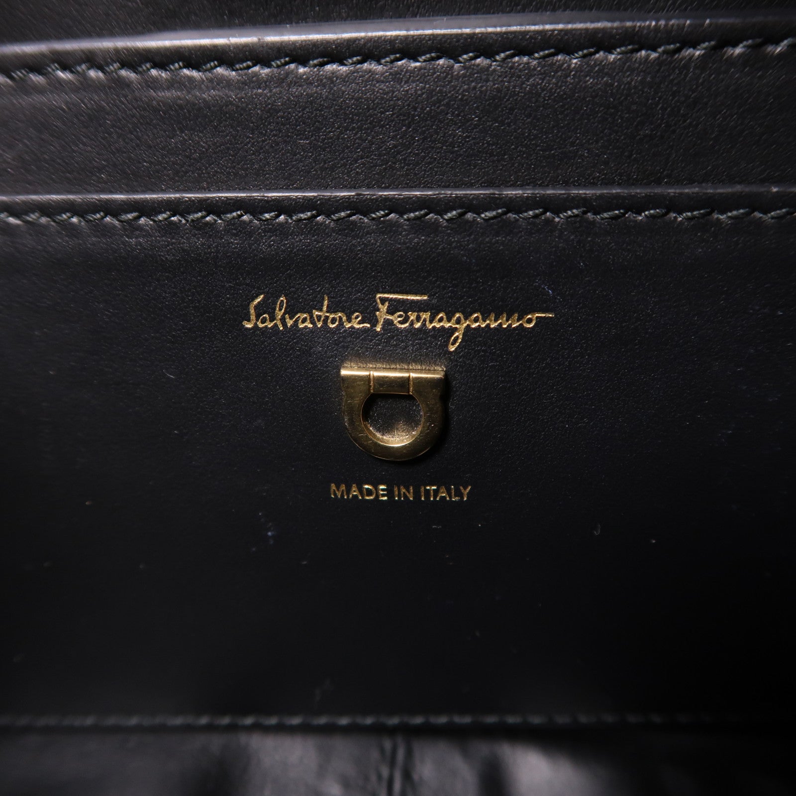 Salvatore Ferragamo 牛皮皮革Shoulder Bag金扣鏈帶肩背袋