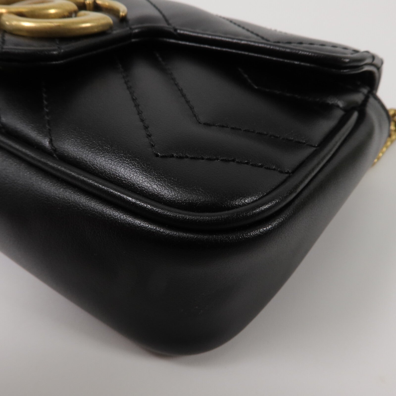 GUCCI 牛皮皮革GG Marmont Super Mini鏈帶肩背袋