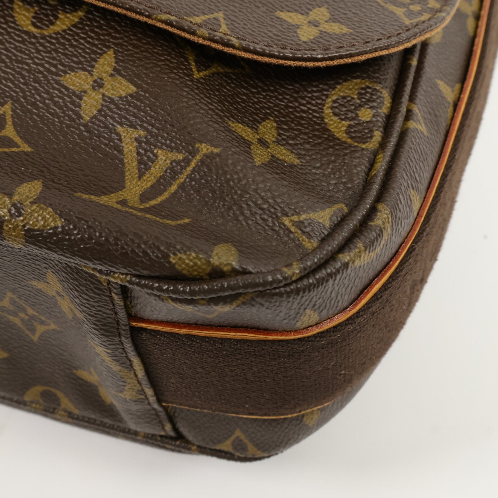 LOUIS VUITTON Monogram Beaubourg MM肩背袋