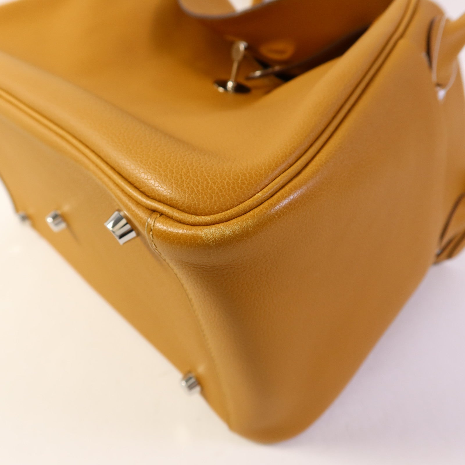 HERMES Evercolor皮革Lindy 30銀扣手挽肩背兩用袋Sesame