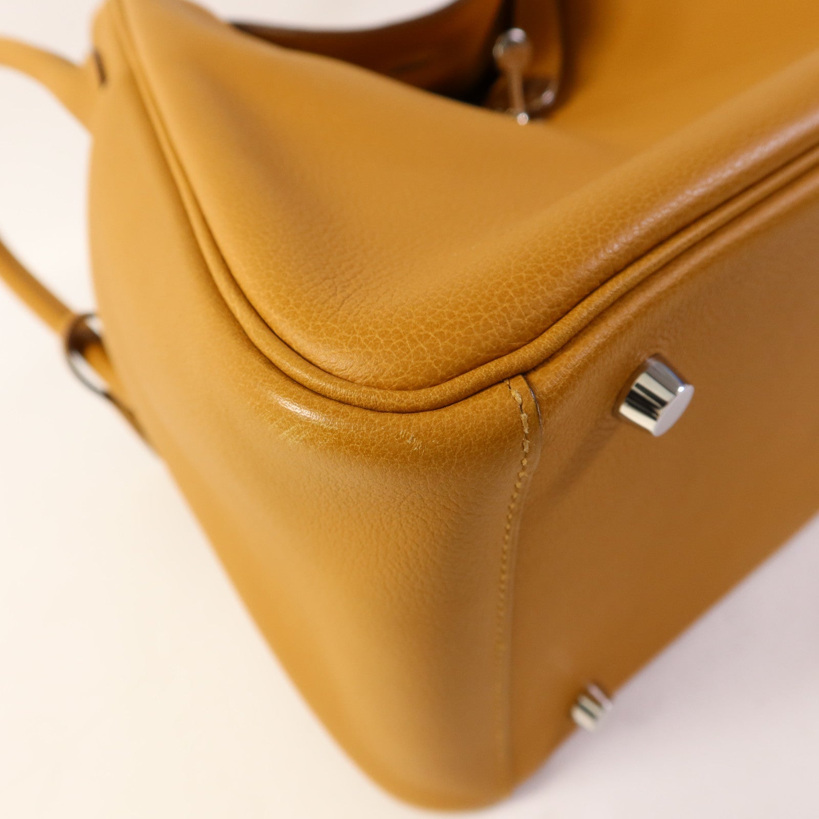 HERMES Evercolor皮革Lindy 30銀扣手挽肩背兩用袋Sesame