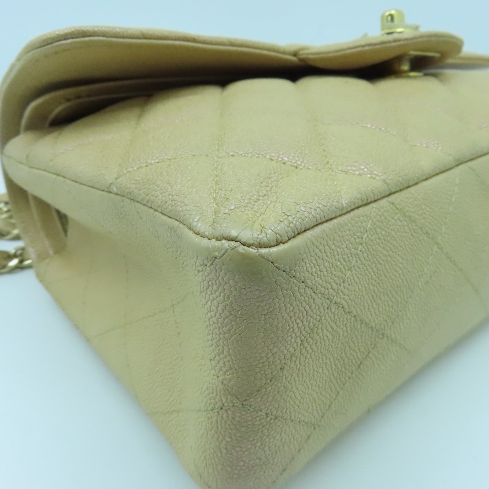 CHANEL 【清倉大減價】菱格Caviar皮革Classic Small金扣鏈帶肩背袋淺黃色