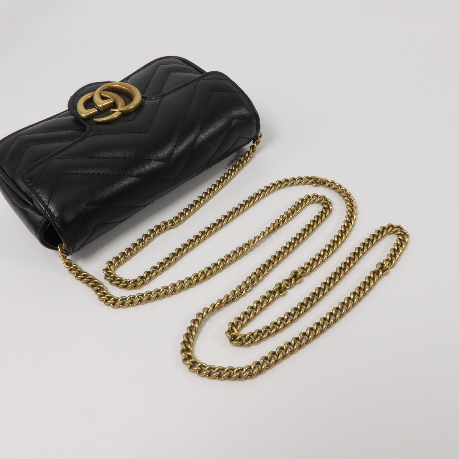 GUCCI 牛皮皮革GG Marmont Super Mini鏈帶肩背袋