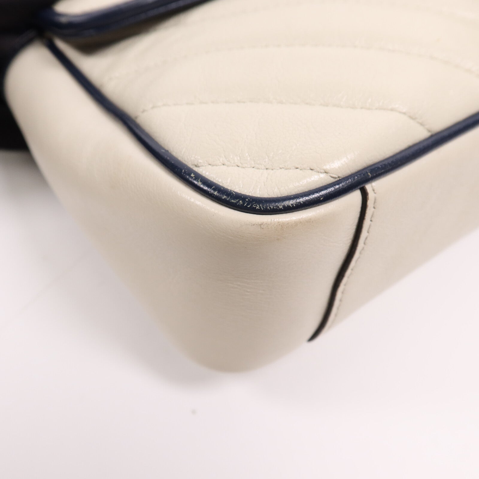 GUCCI 牛皮皮革GG Marmont金扣鏈帶肩背袋