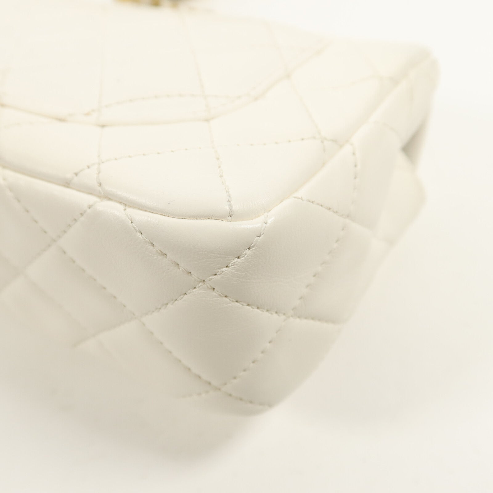 CHANEL 羊皮皮革Mini Classic 20 Gold Ball鏈帶肩背袋