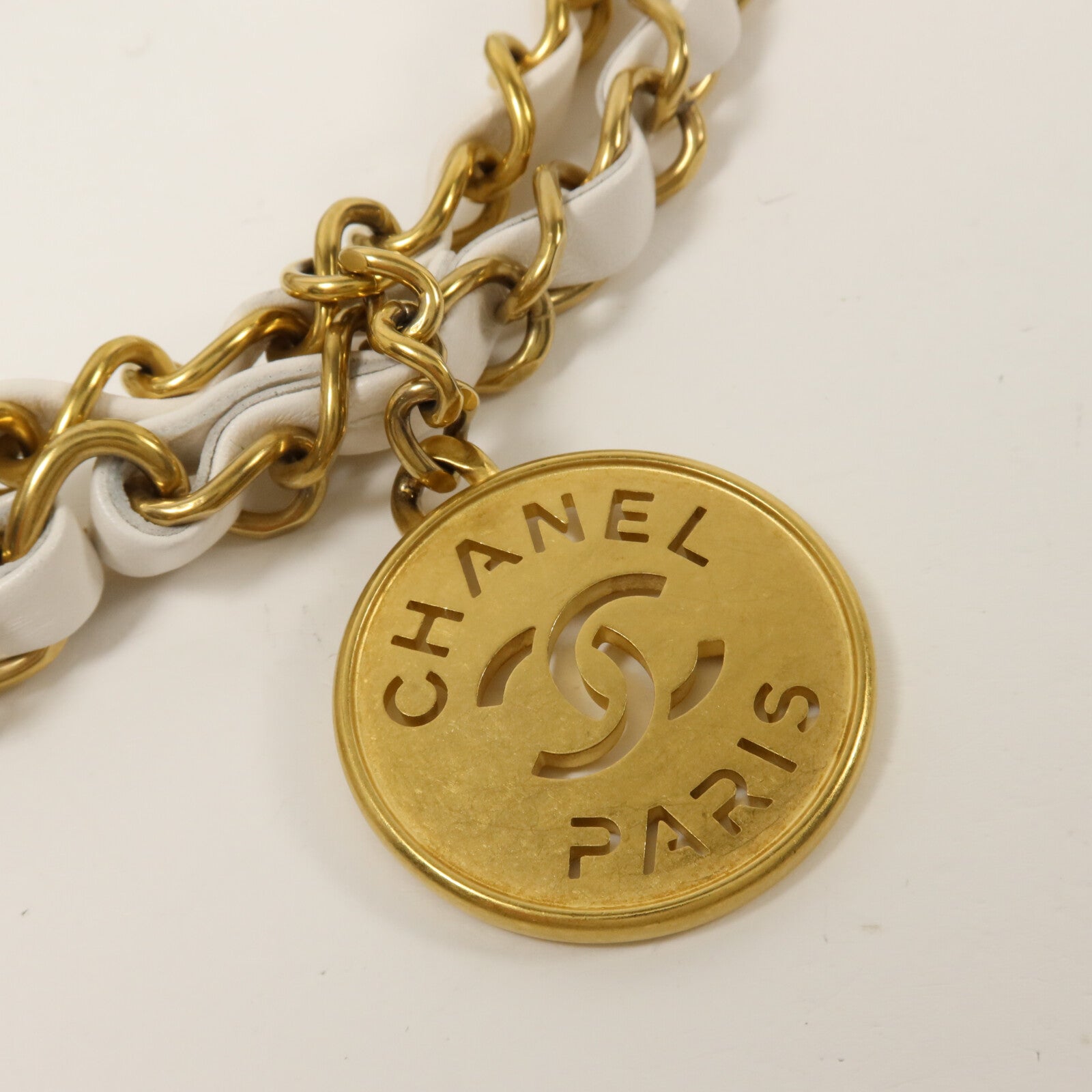 CHANEL 牛皮皮革Chanel 22 Bag鏈帶肩背袋