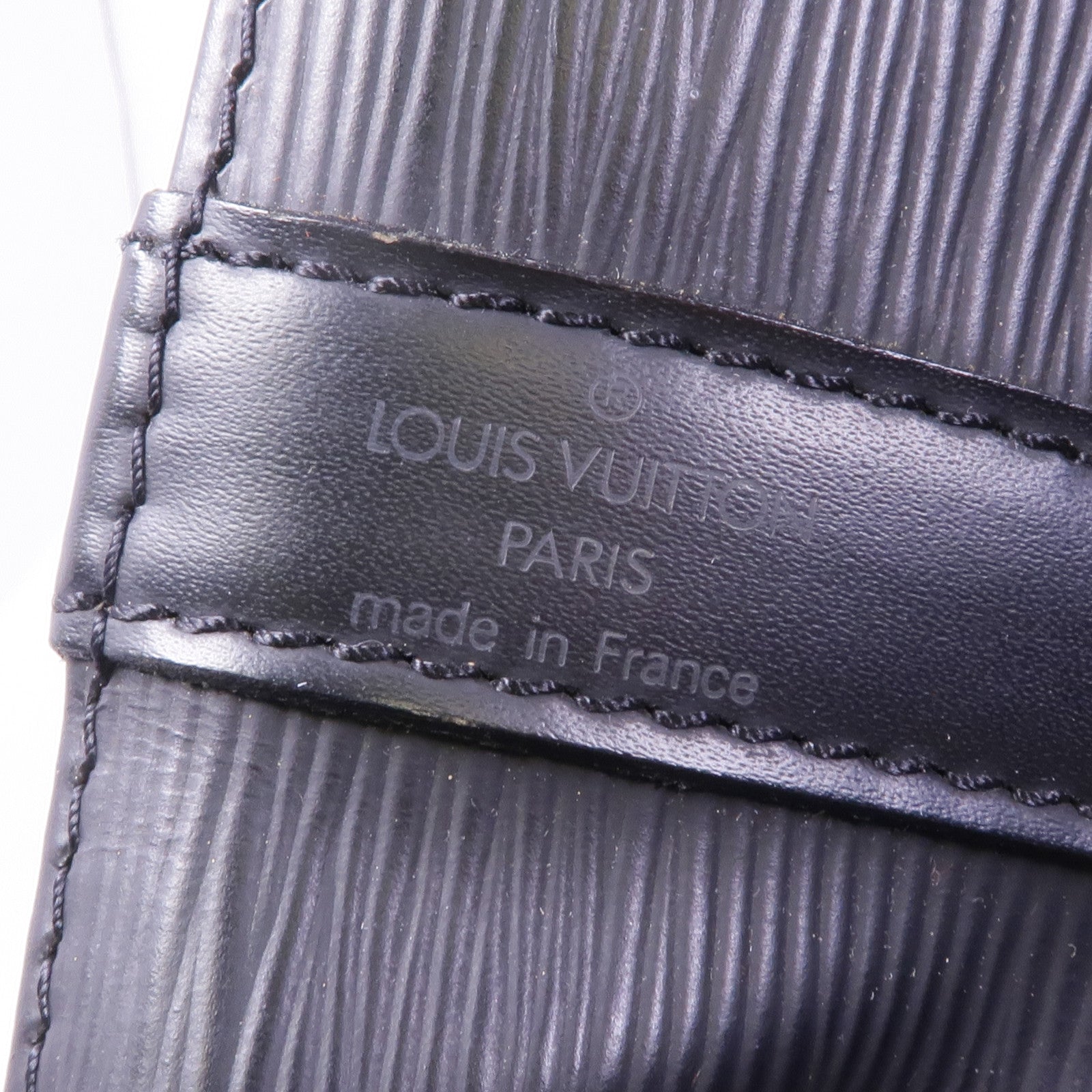 LOUIS VUITTON Epi Petit Noe金扣肩背袋