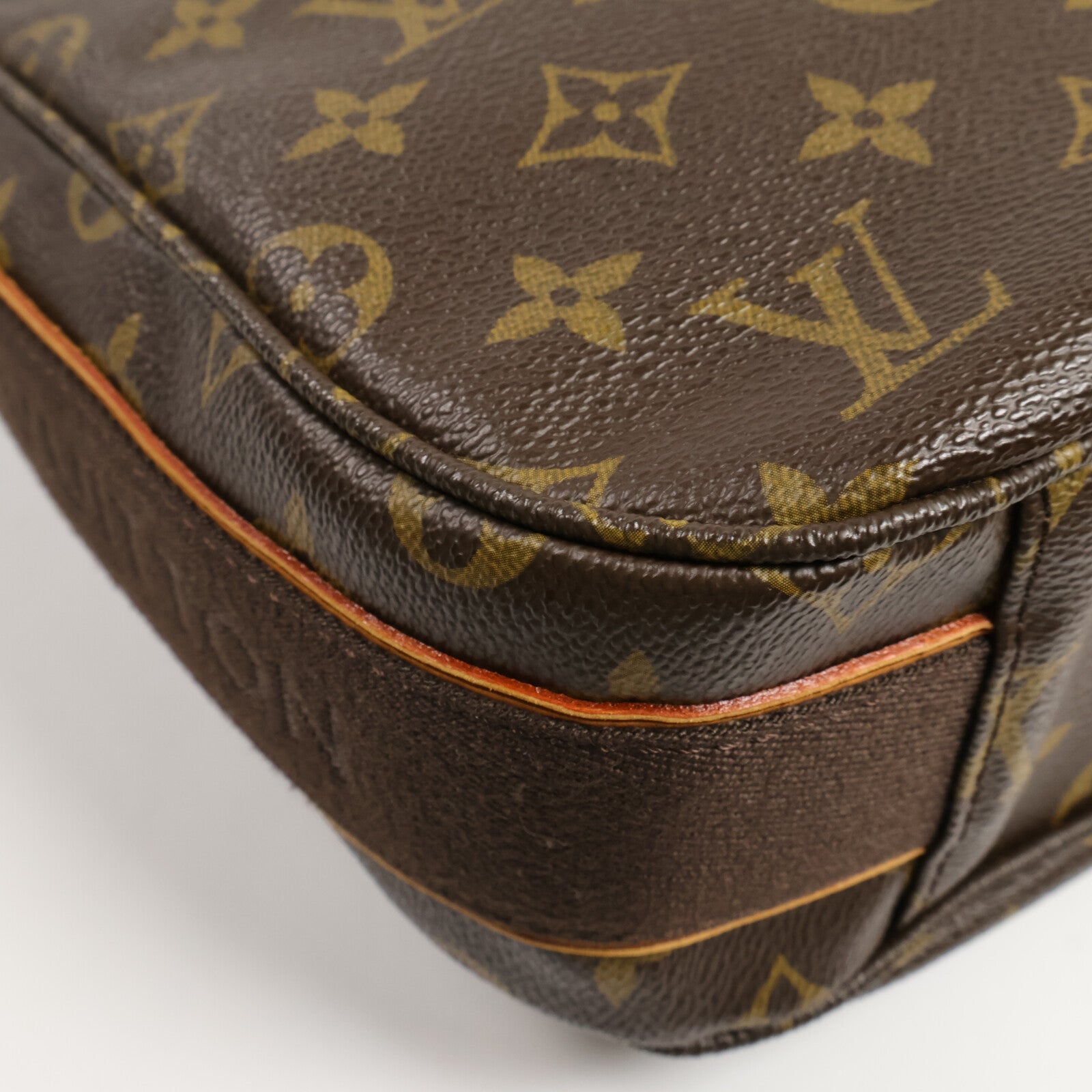 LOUIS VUITTON Monogram Beaubourg MM肩背袋