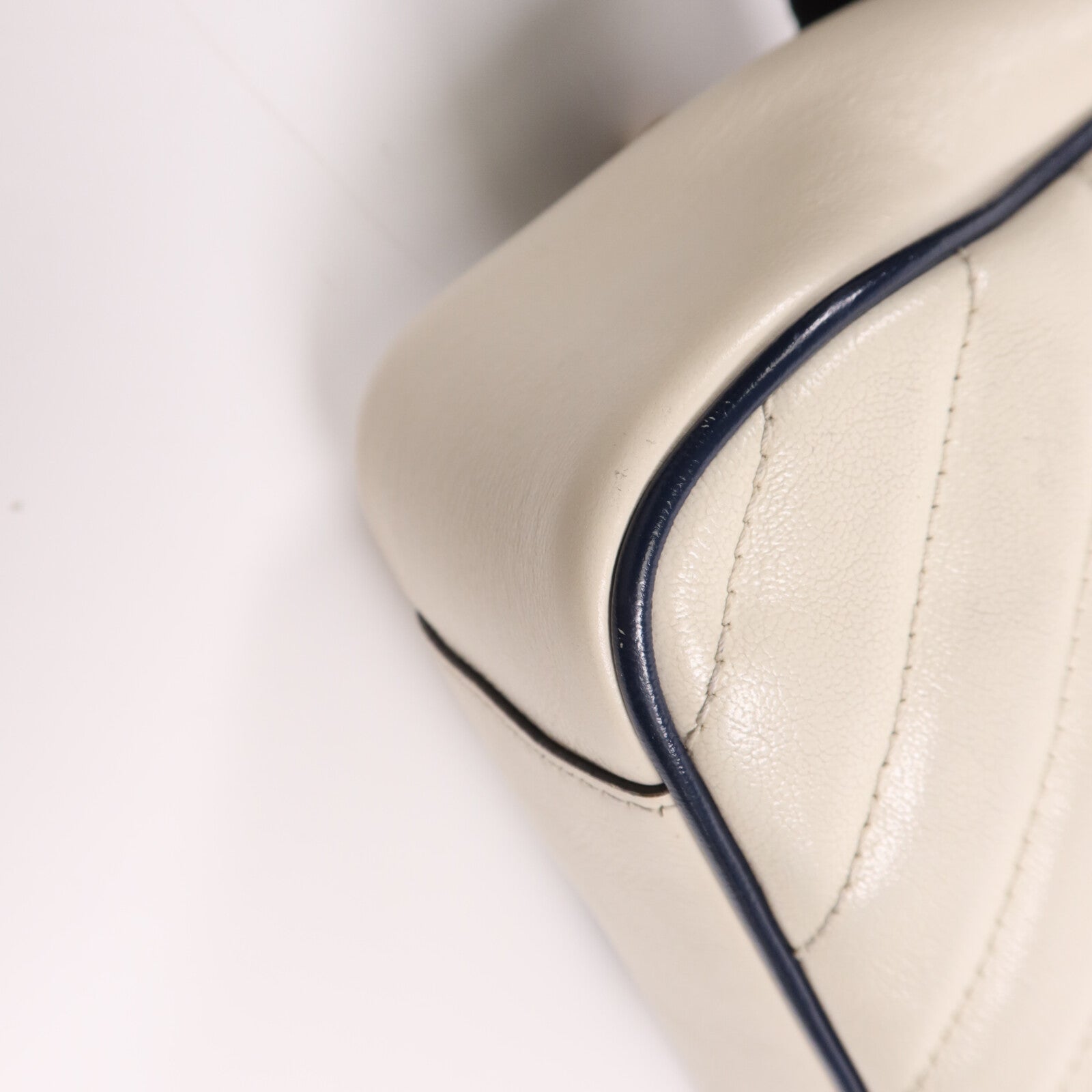 GUCCI 牛皮皮革GG Marmont金扣鏈帶肩背袋