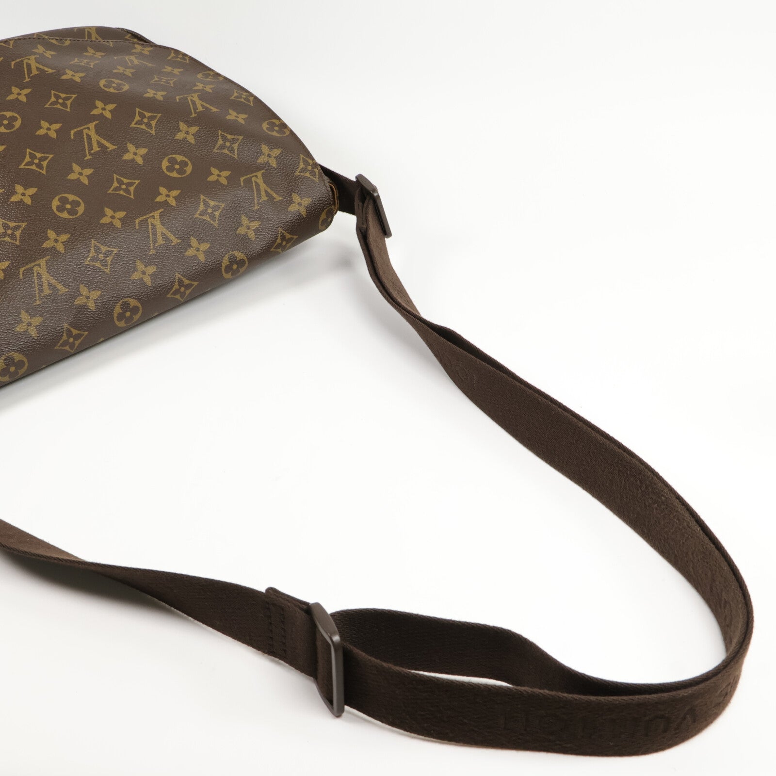 LOUIS VUITTON Monogram Beaubourg MM肩背袋