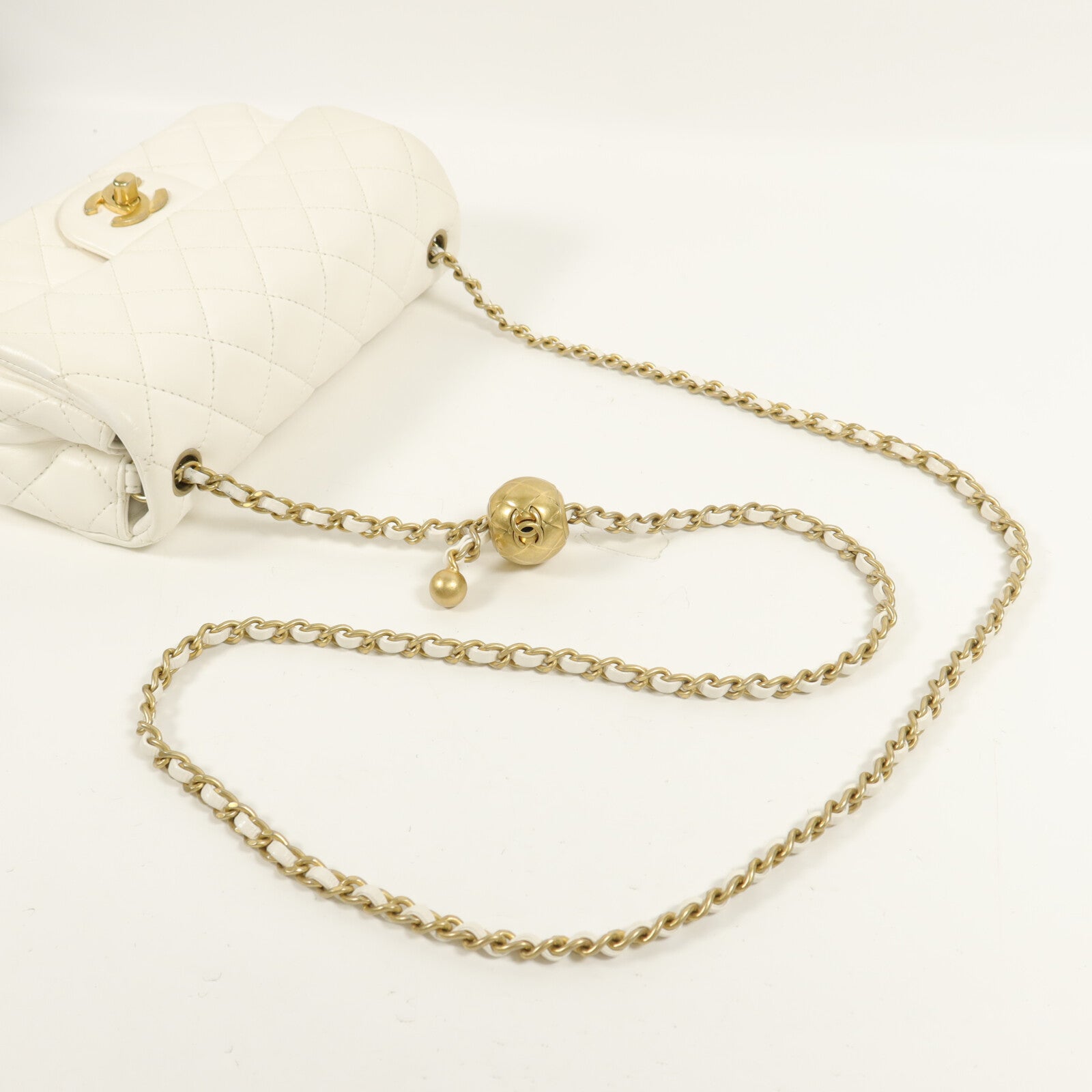CHANEL 羊皮皮革Mini Classic 20 Gold Ball鏈帶肩背袋