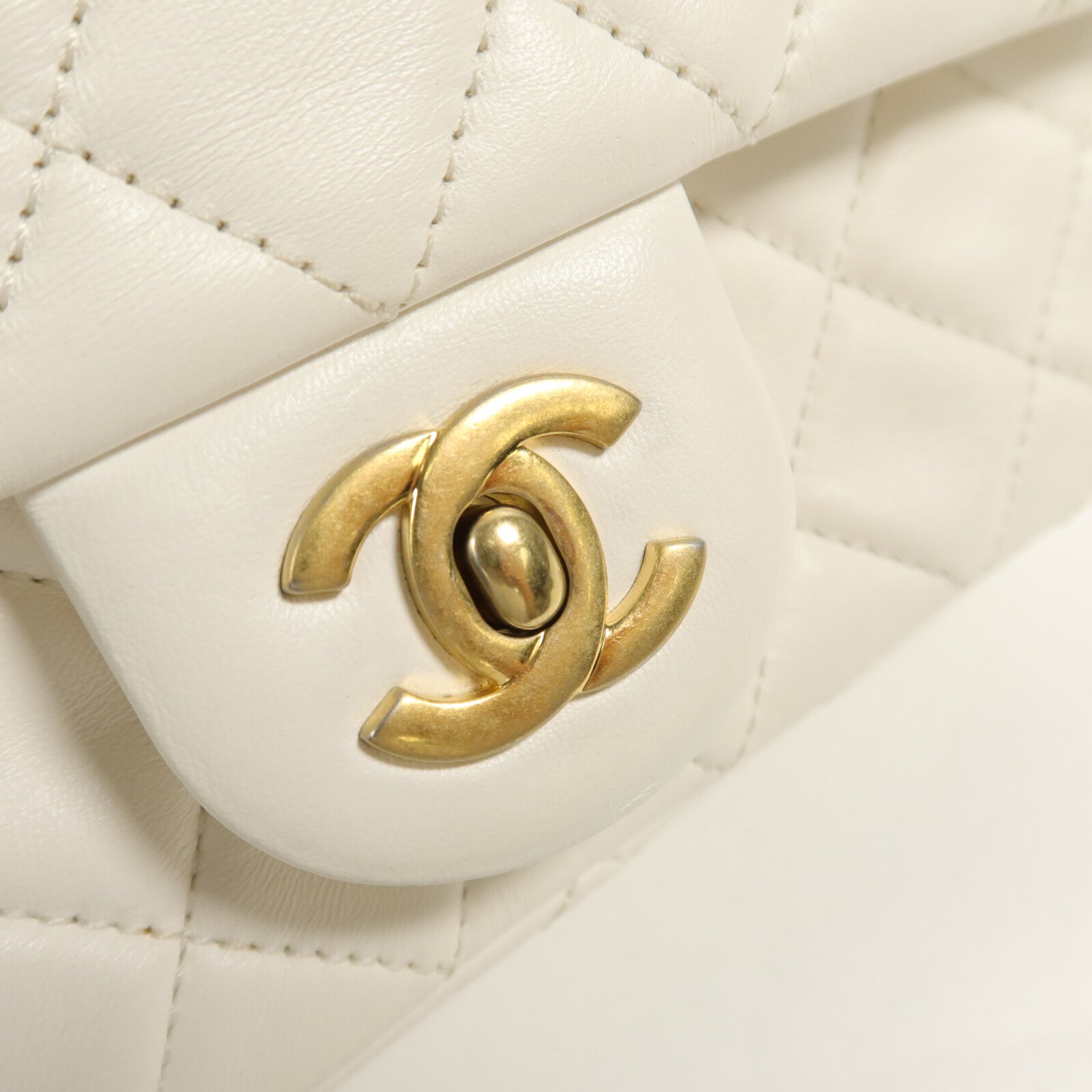 CHANEL 羊皮皮革Mini Classic 20 Gold Ball鏈帶肩背袋