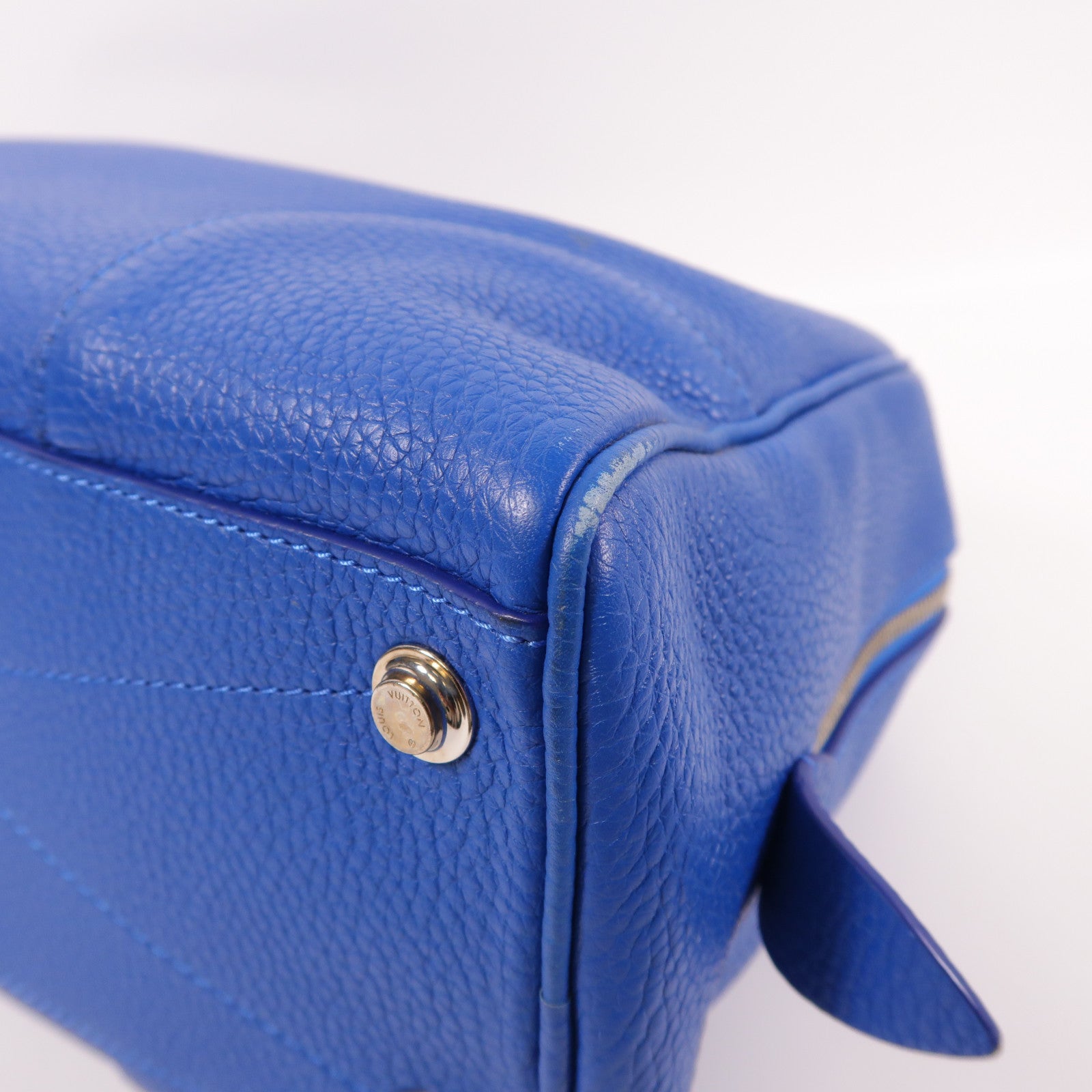 LOUIS VUITTON 牛皮皮革Dora Ultra Soft MM銀扣手挽肩背兩用袋