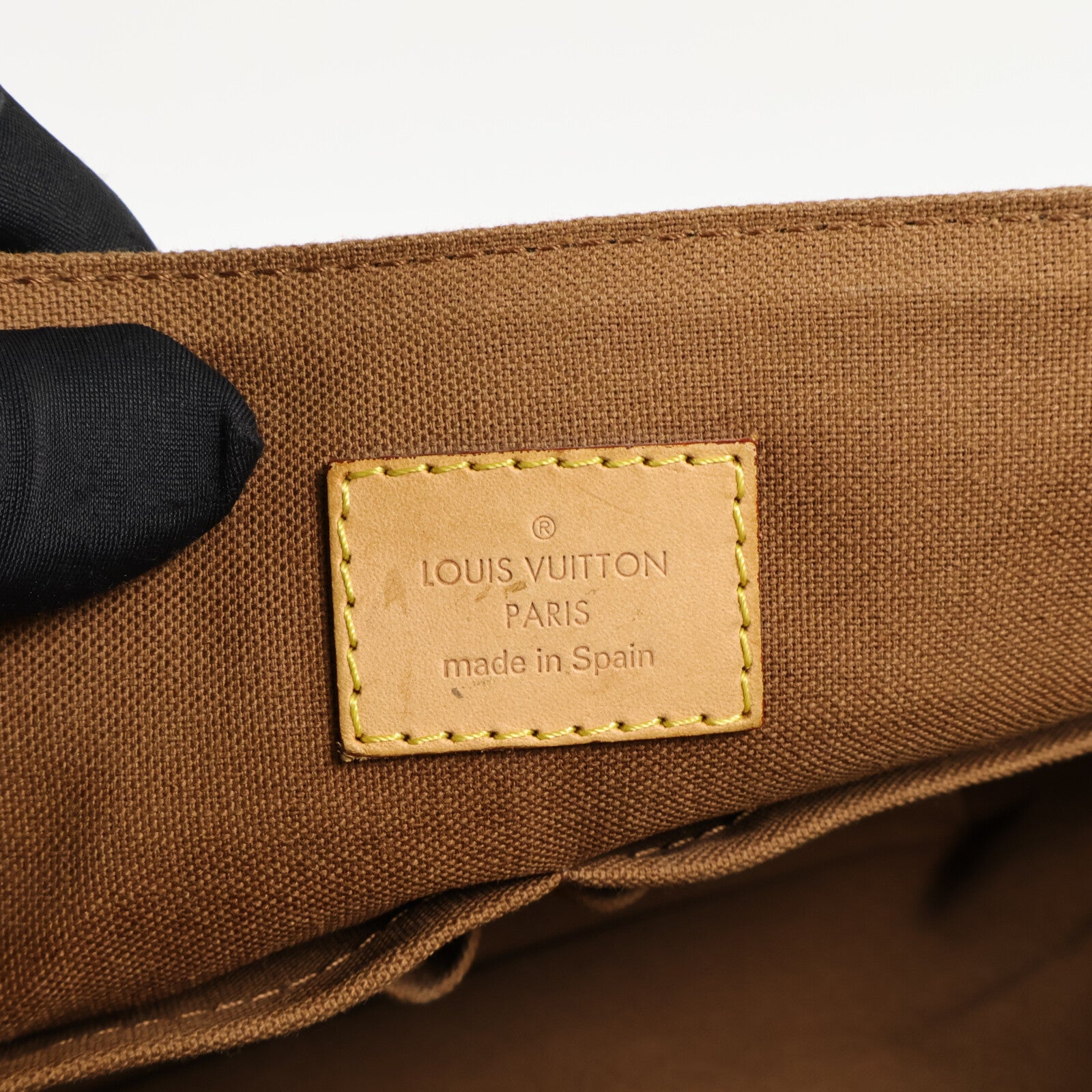 LOUIS VUITTON Monogram Beaubourg MM肩背袋