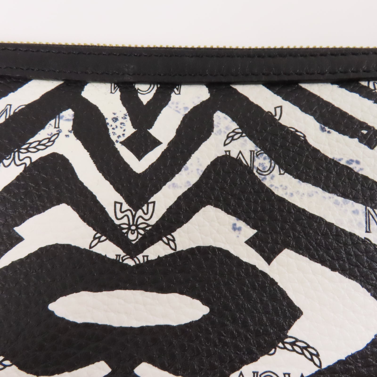 MCM 【激減優惠】皮革MCM Tote Bag金扣手挽袋黑色/白色