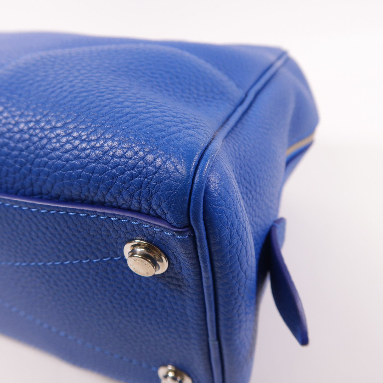 LOUIS VUITTON 牛皮皮革Dora Ultra Soft MM銀扣手挽肩背兩用袋