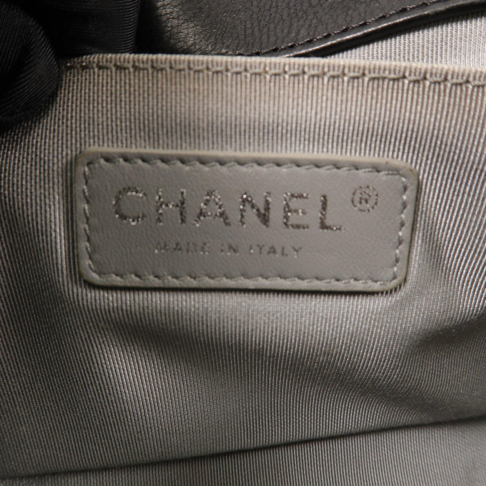 CHANEL 牛皮皮革Boy 20鏈帶肩背袋