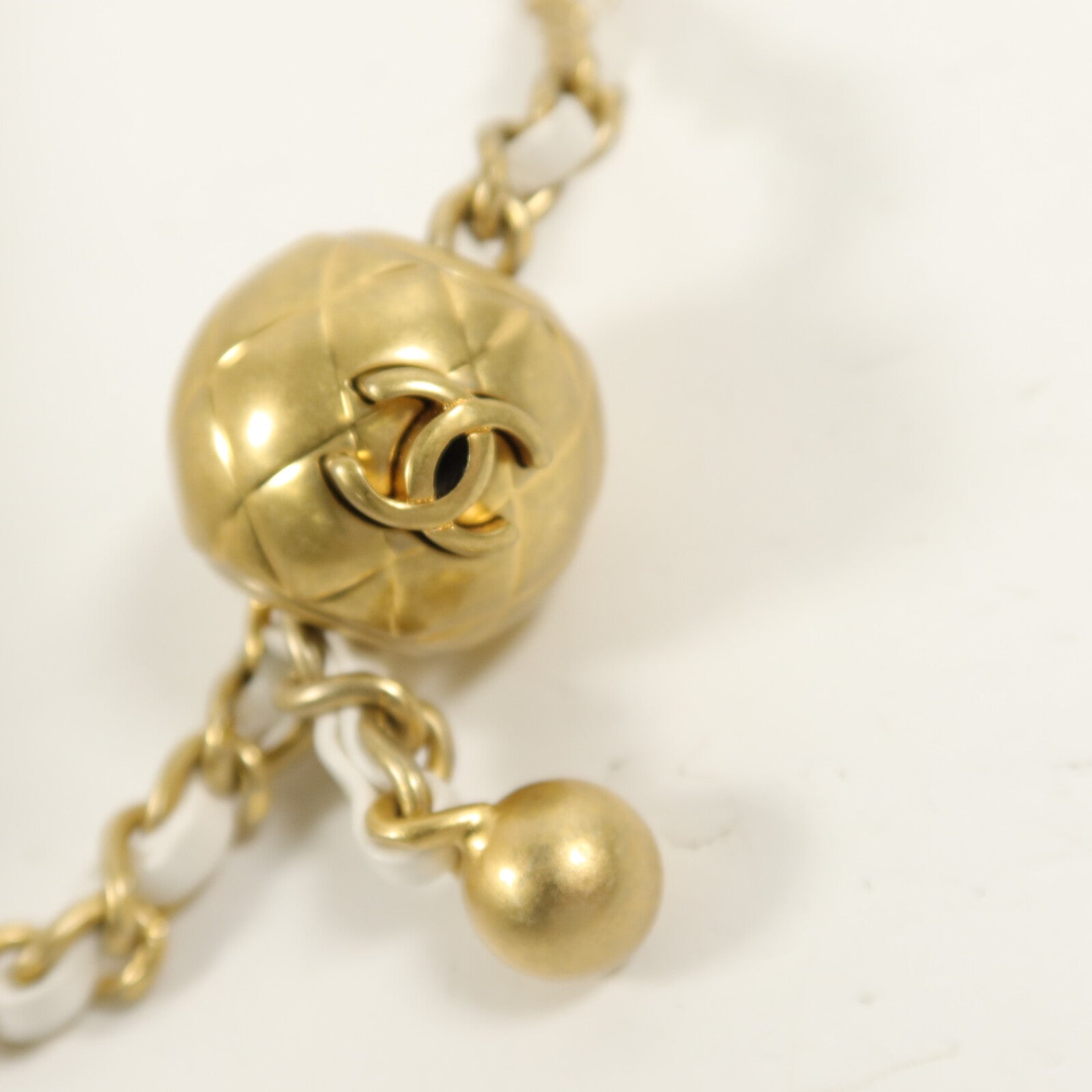 CHANEL 羊皮皮革Mini Classic 20 Gold Ball鏈帶肩背袋