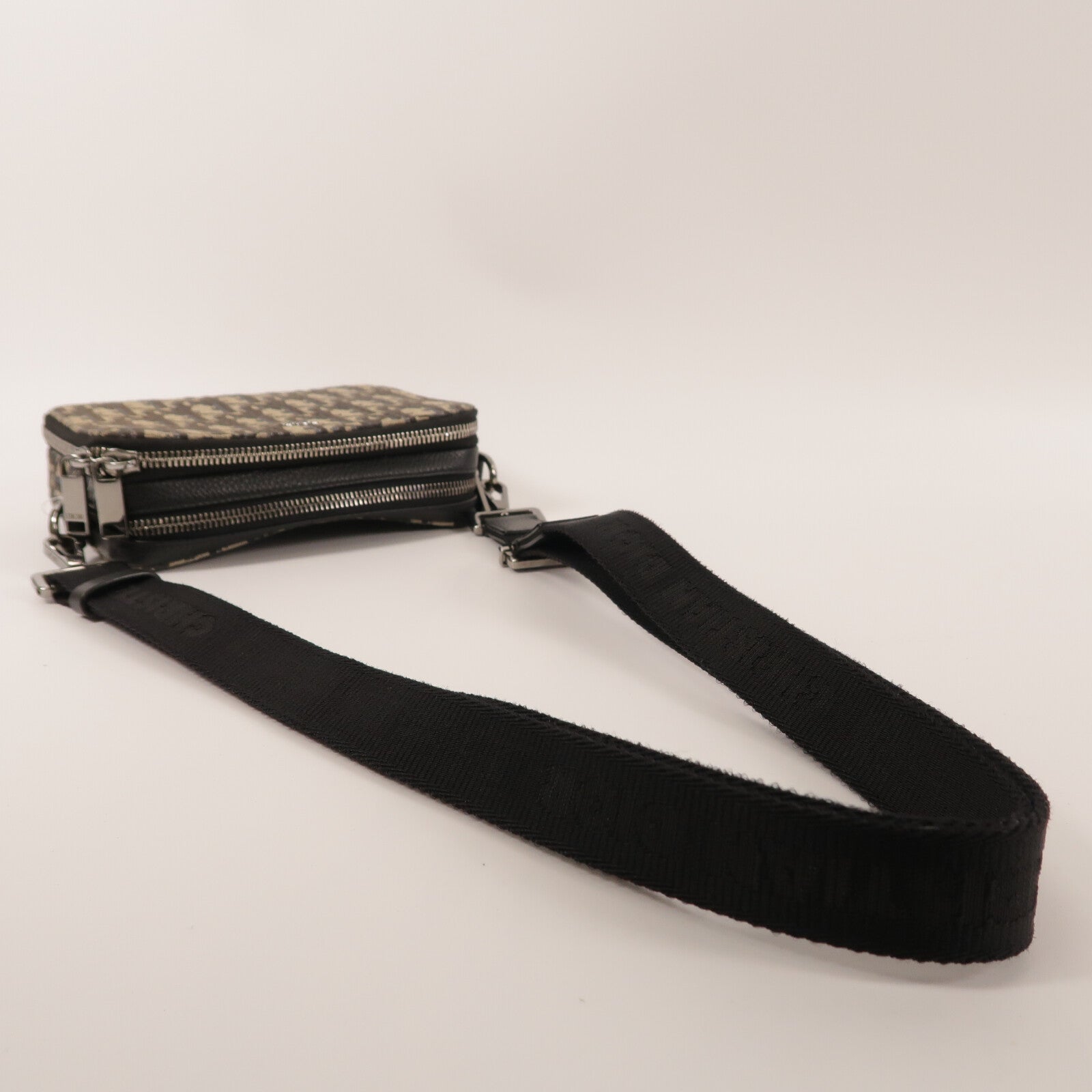 Dior 帆布Zipper Pouch With Strap肩背袋